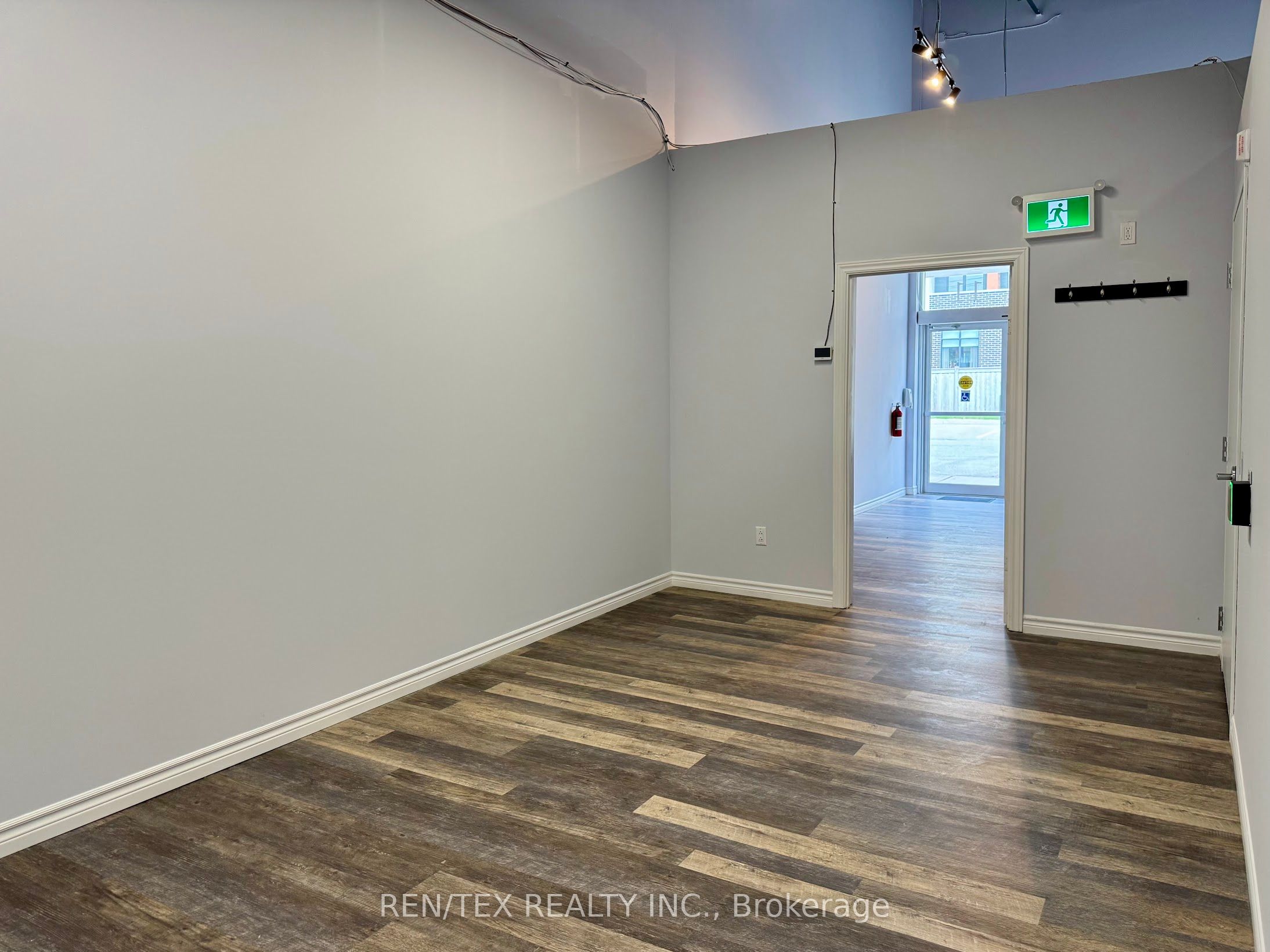 155 Mostar St Property Photo 10