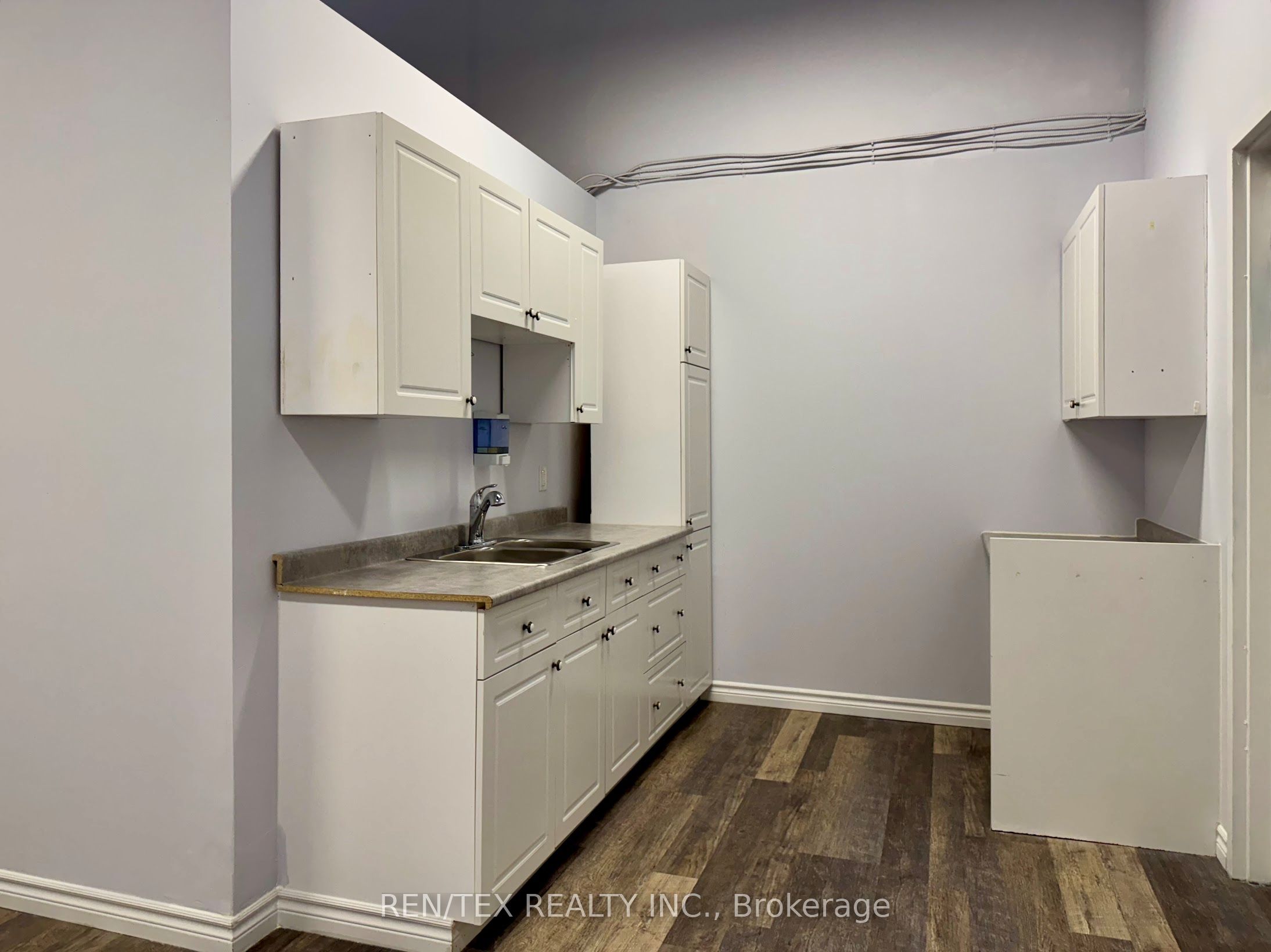 155 Mostar St Property Photo 11