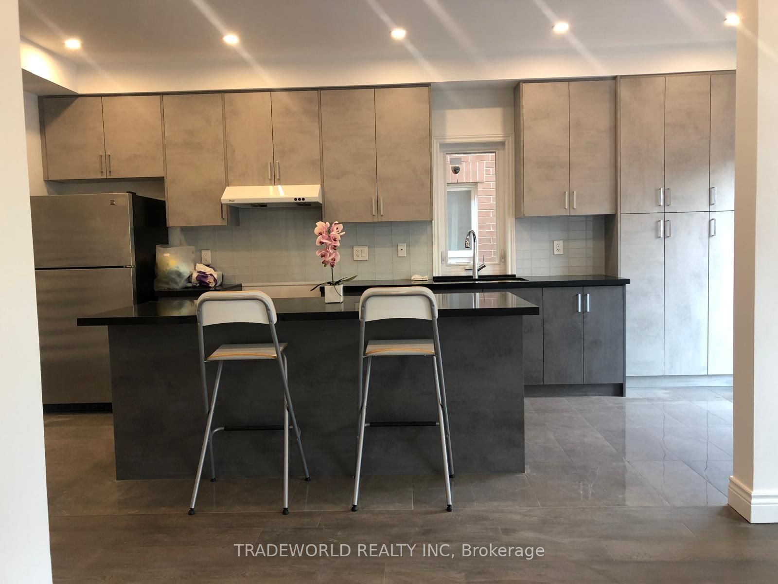 87 Castan Avenue 1 Bedroom Property Photo 3