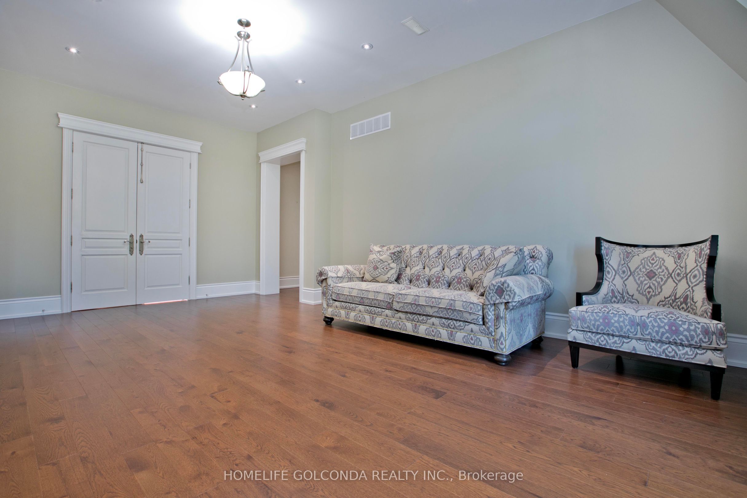 138 Centre Street Property Photo 28