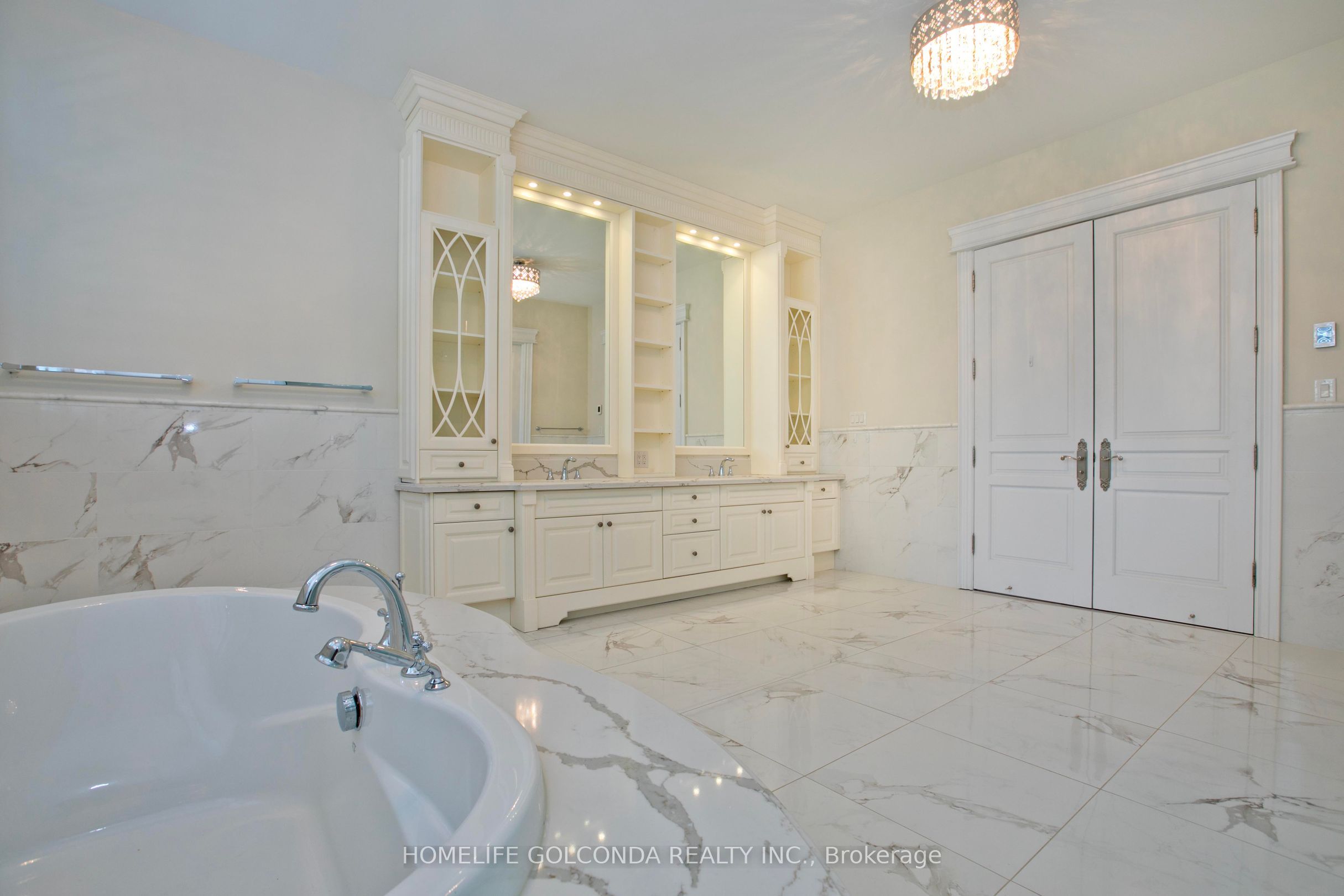 138 Centre Street Property Photo 31