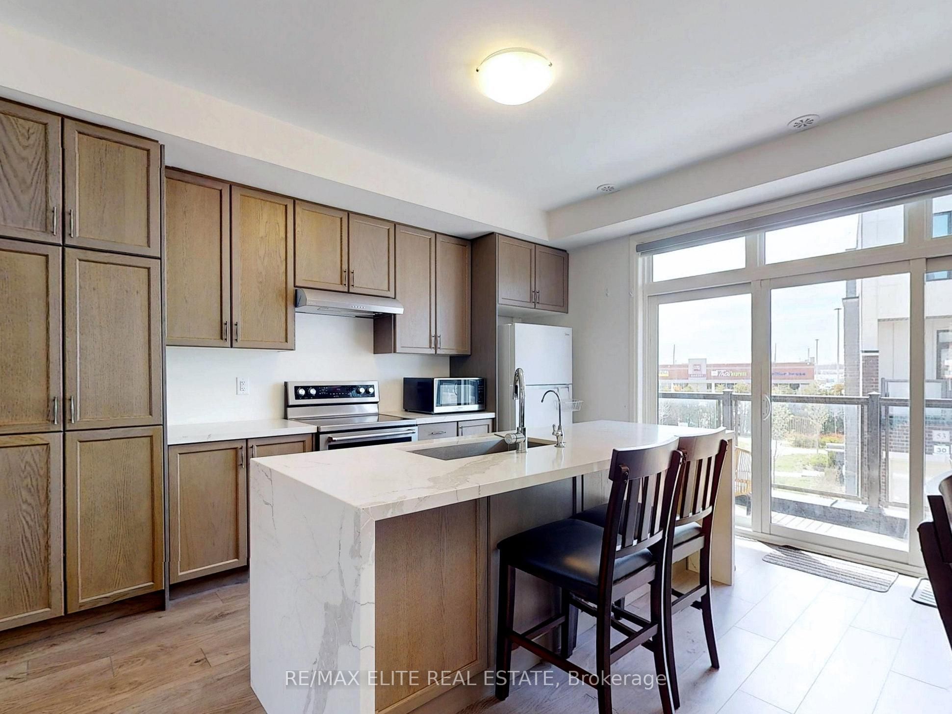 37 George Kirby Street Property Photo 6