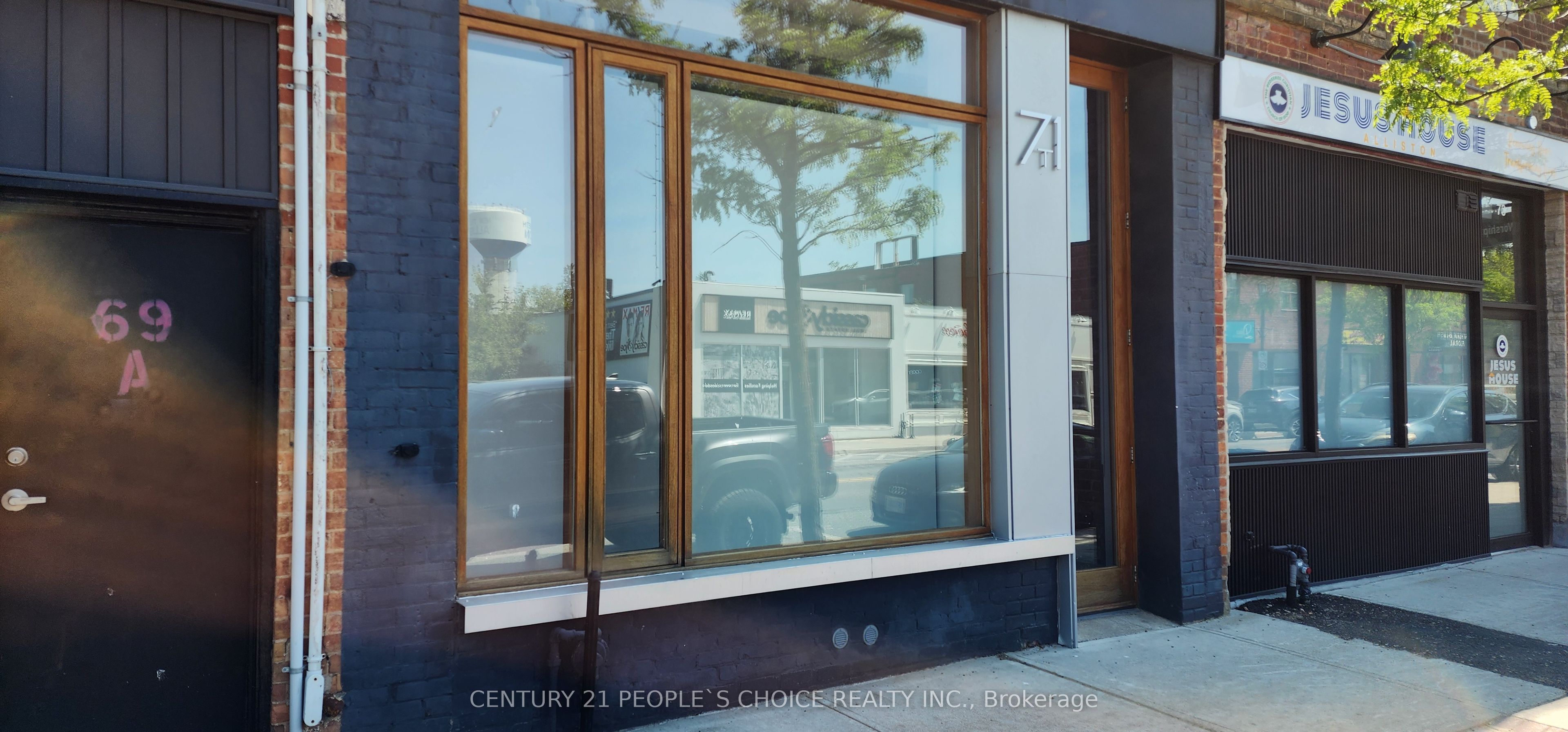 71 Victoria Street Property Photo 4