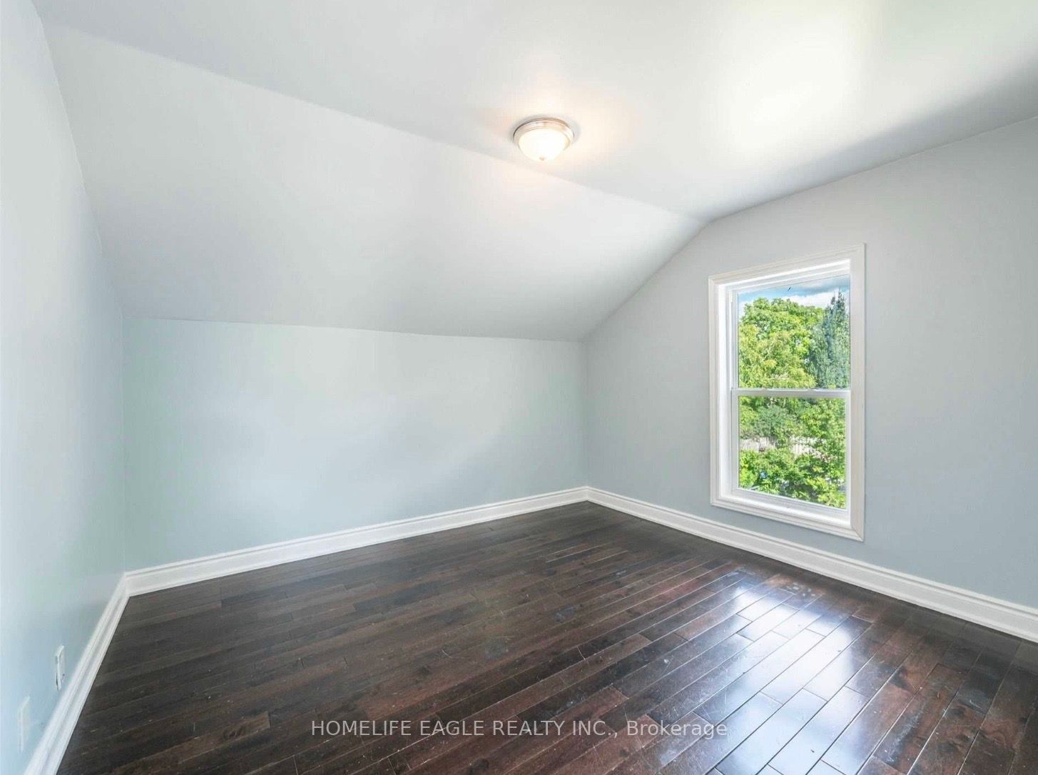 87 Simcoe Road Main Property Photo 6
