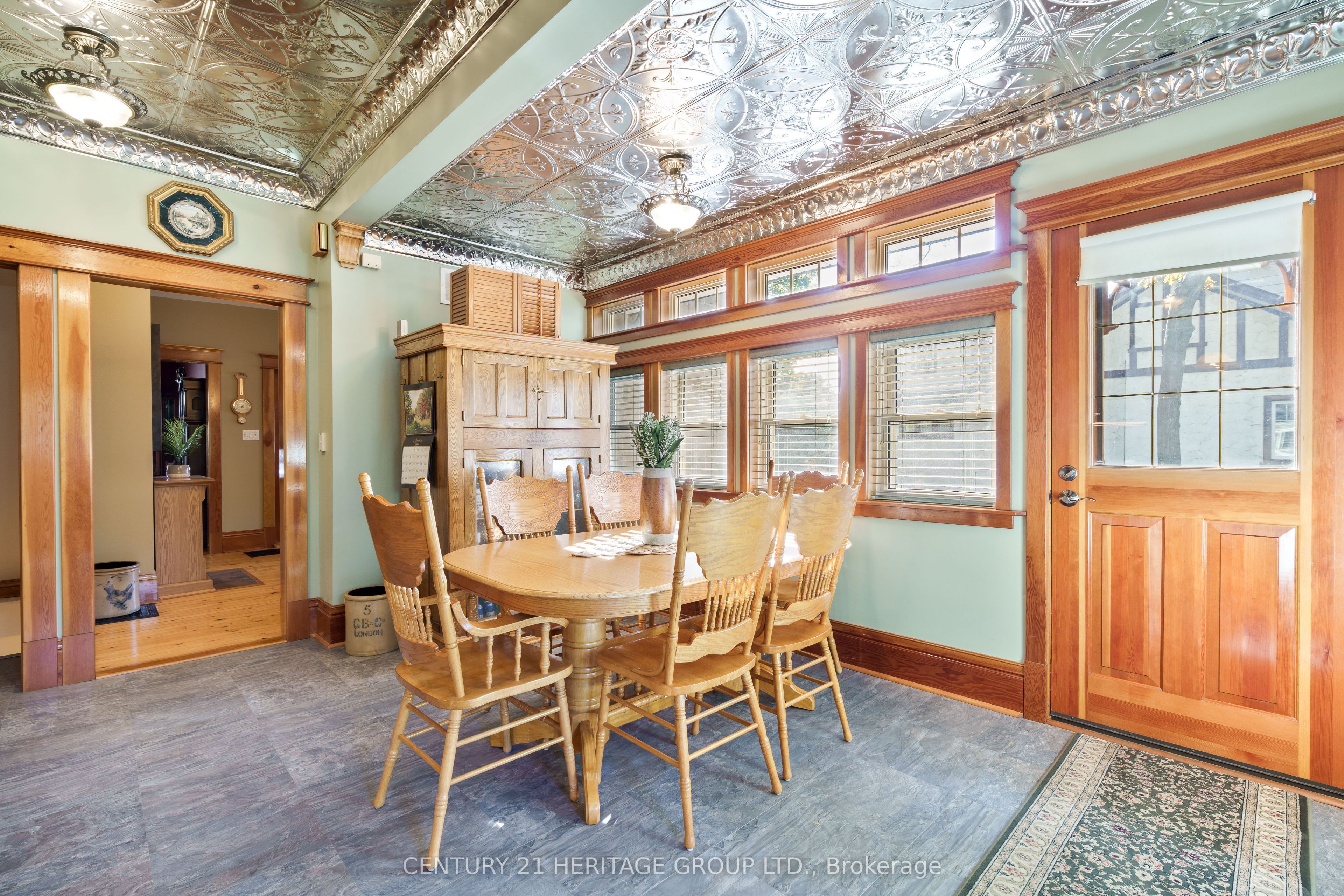 20314 Leslie Street Property Photo 6