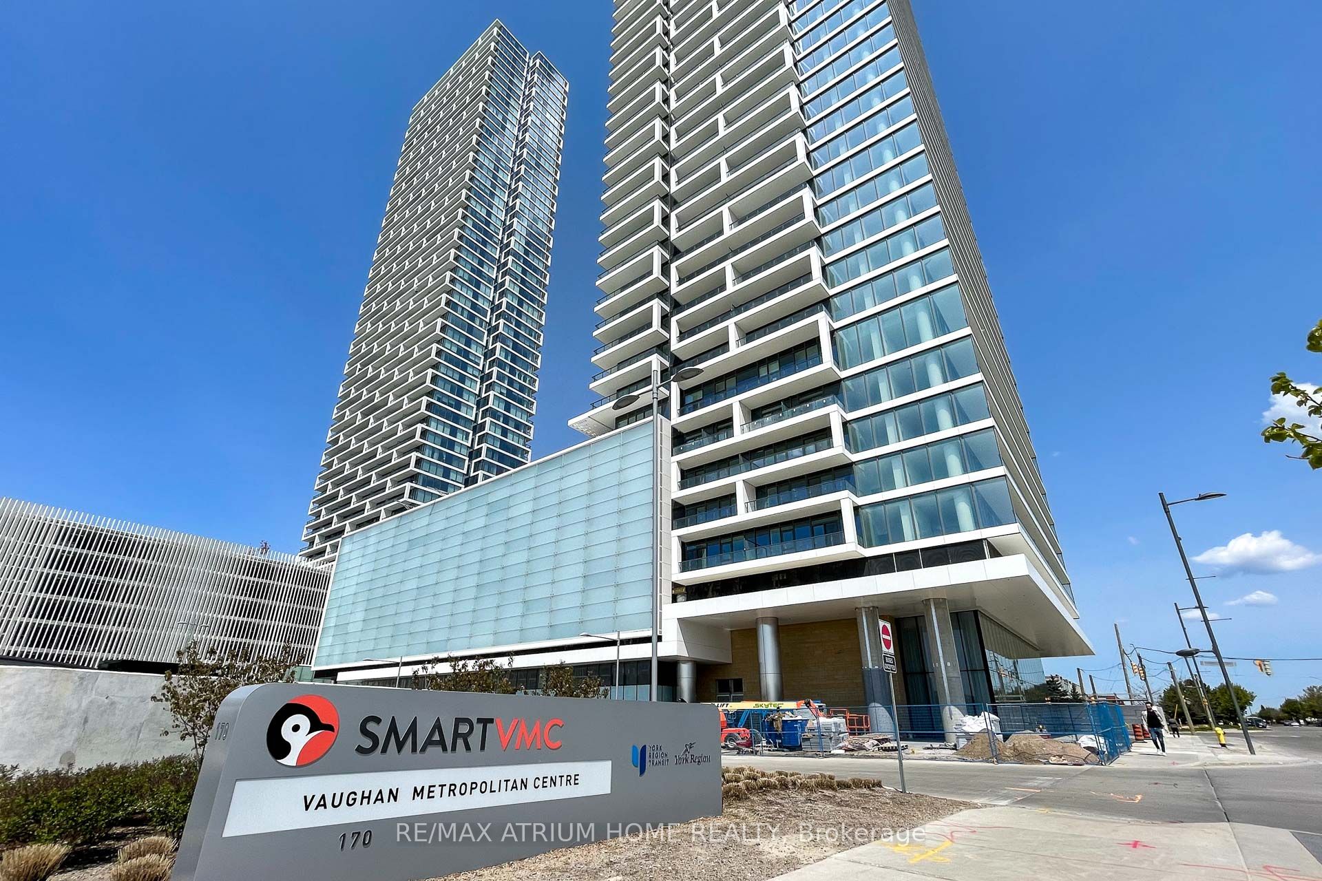 950 Portage Pkwy Property Photo