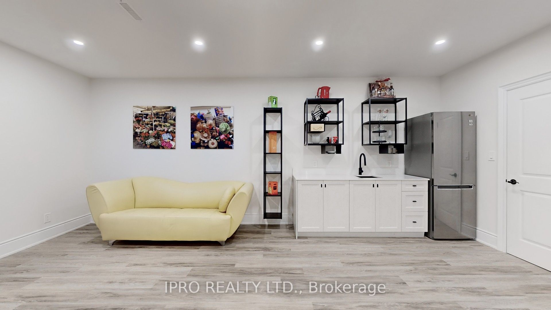 20 Clara May Avenue Property Photo 31