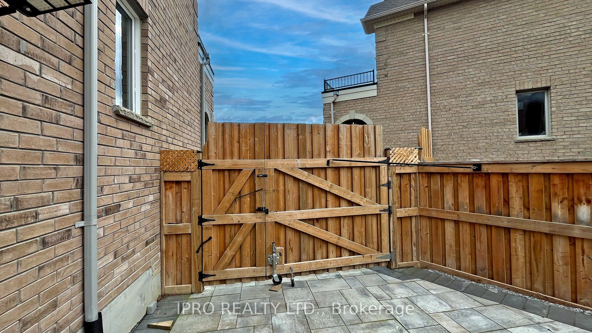 20 Clara May Avenue Property Photo 42