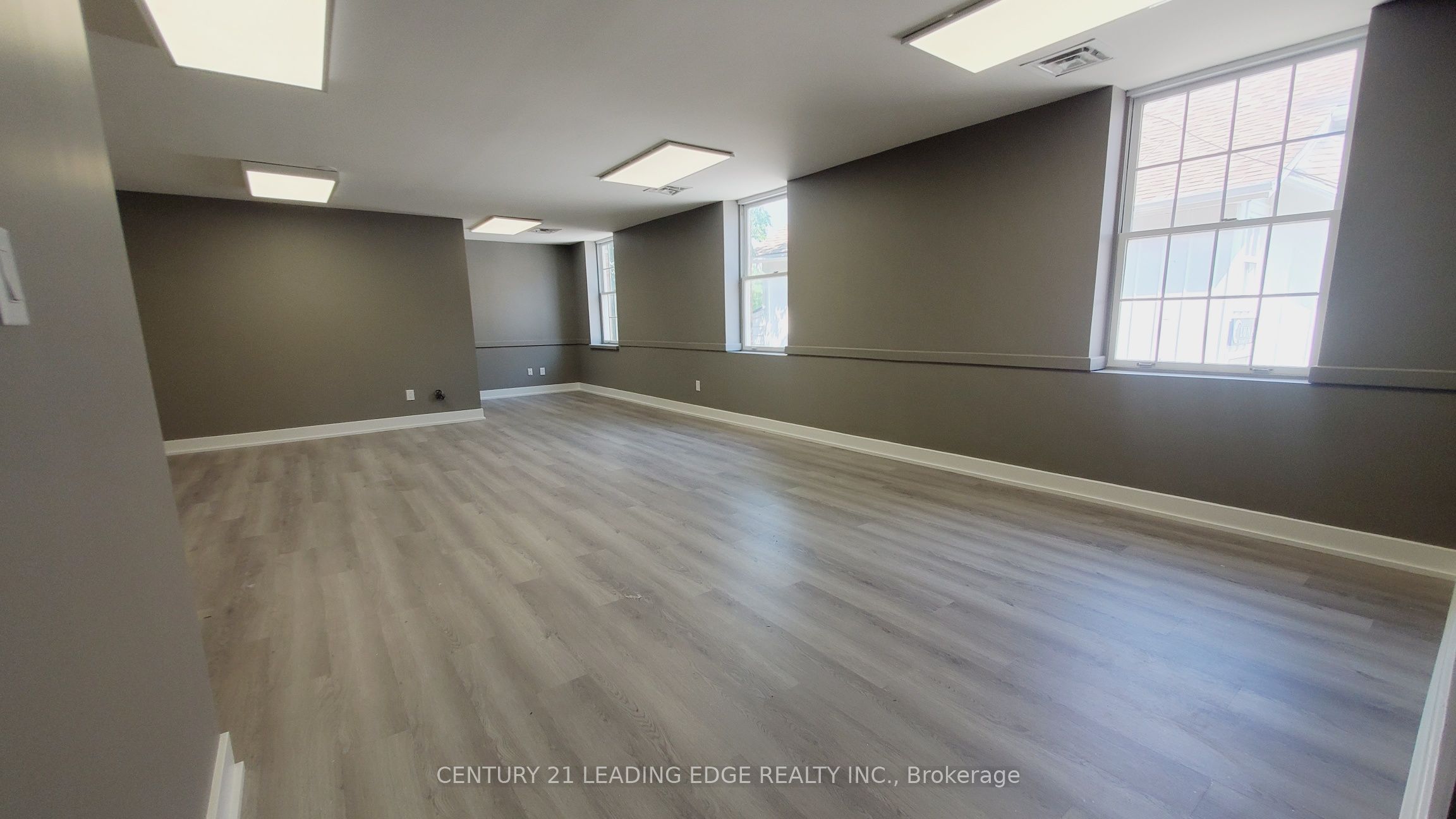 #202 - 178 Main St. Unionville Street Property Photo 12
