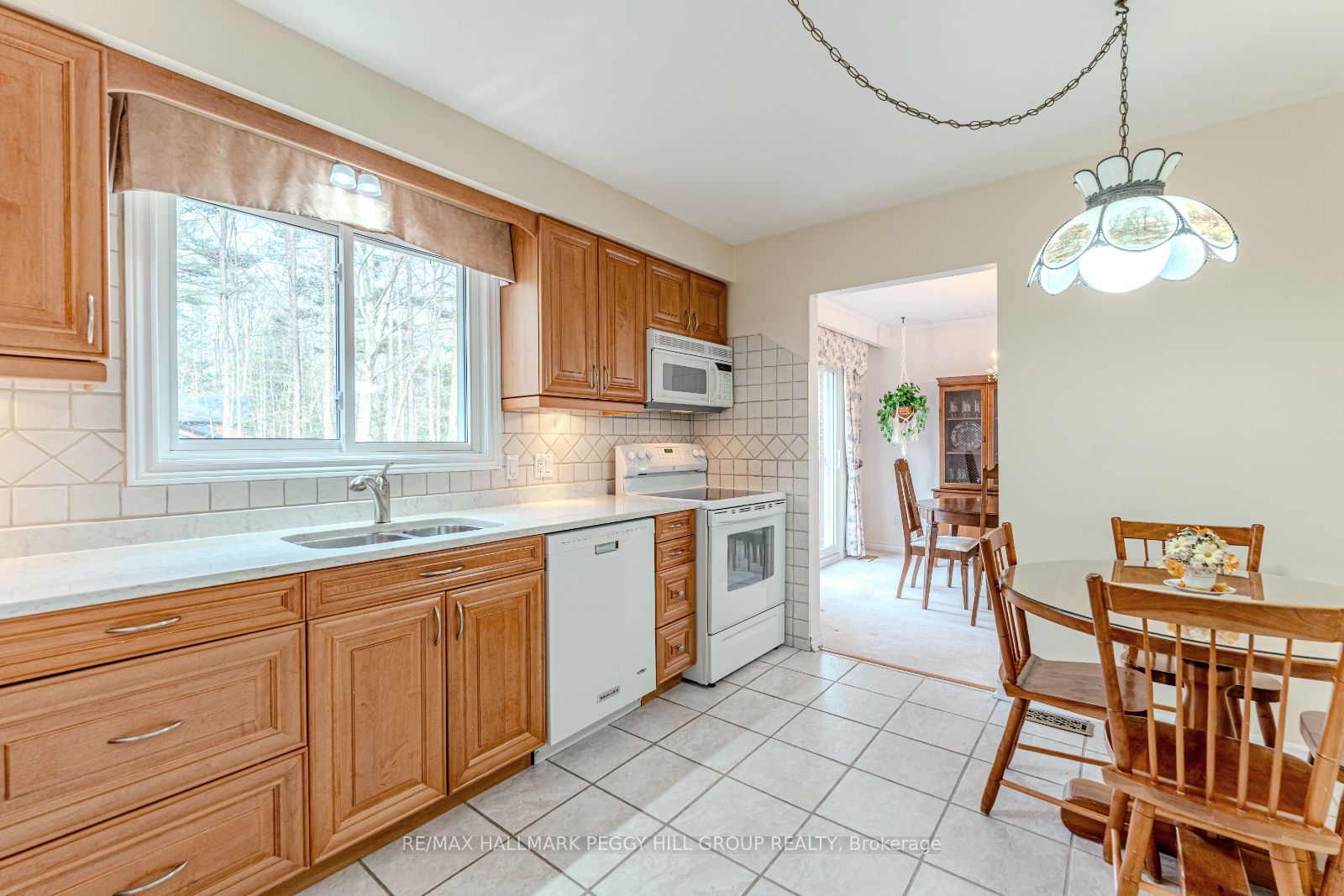 3782 Whitecap Dr Property Photo 6