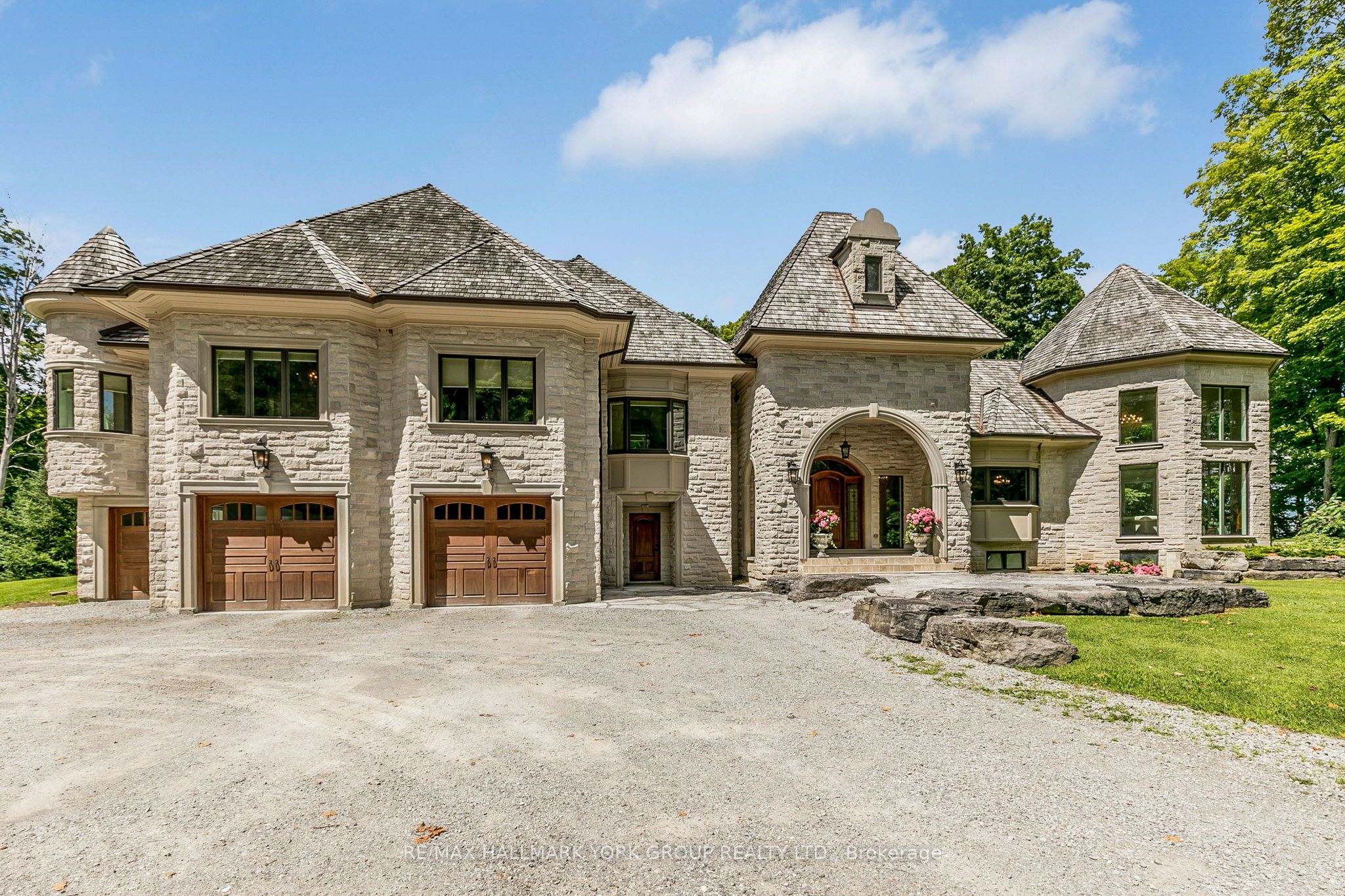 1865 Davis Drive W Property Photo