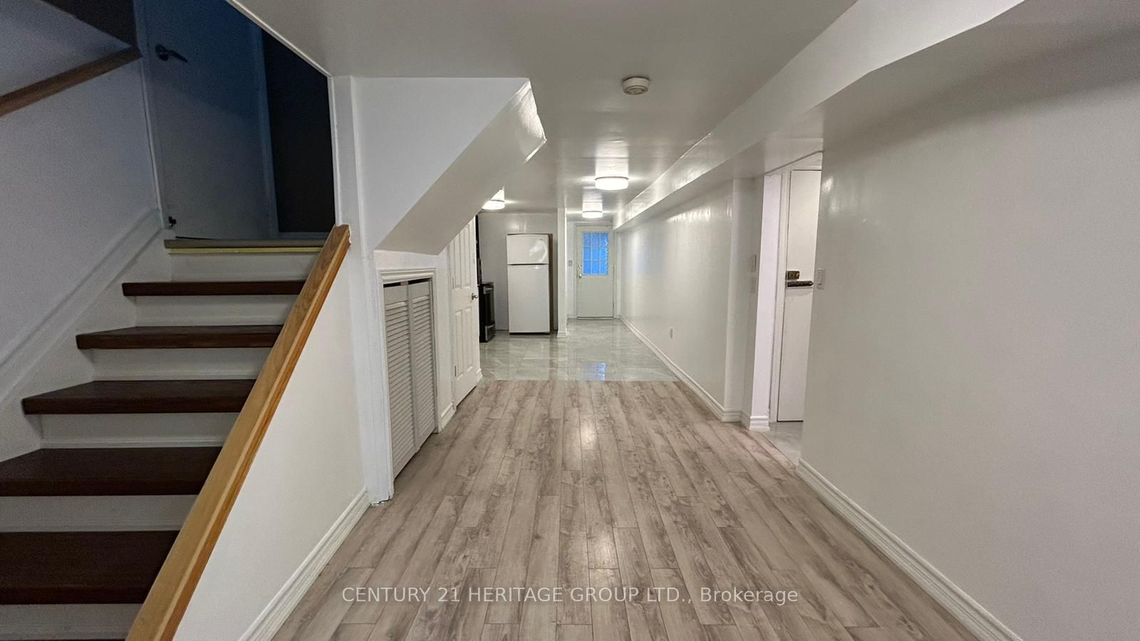 #b - 627 Red Deer Street Property Photo 3