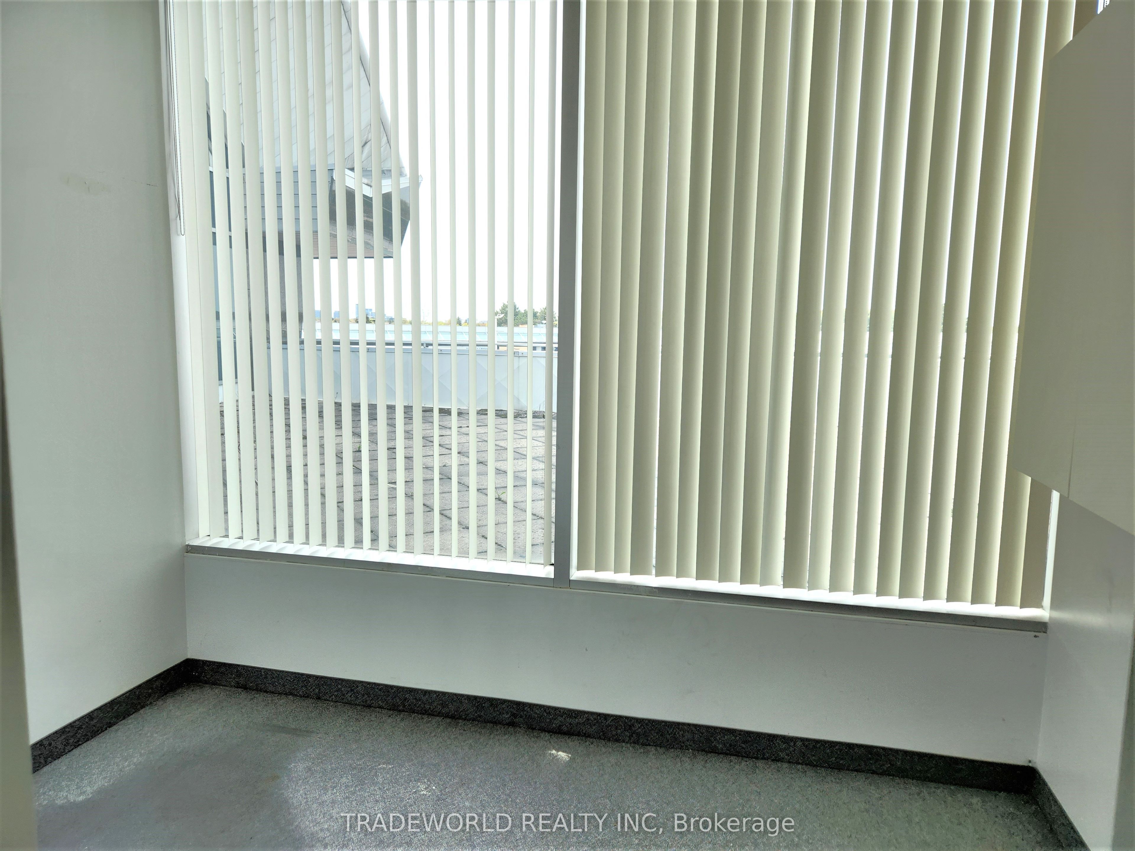 #231 - 550 Highway 7 Property Photo 4