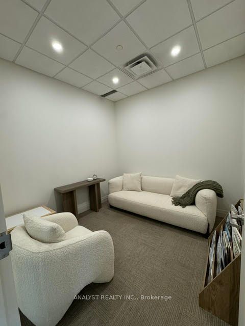 81 Zenway Boulevard 3a Property Photo 8