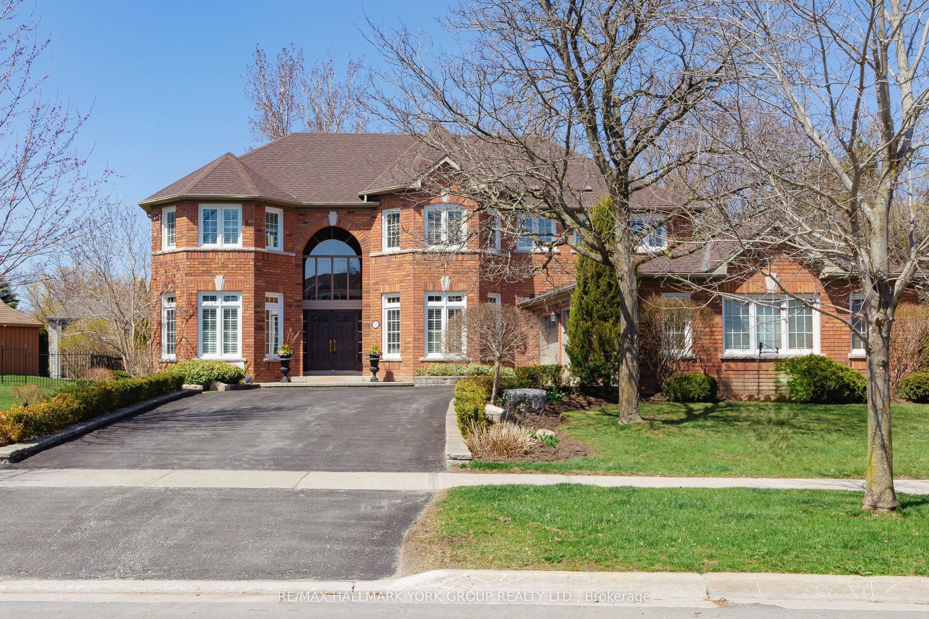 52 Forester Cres Property Photo 1
