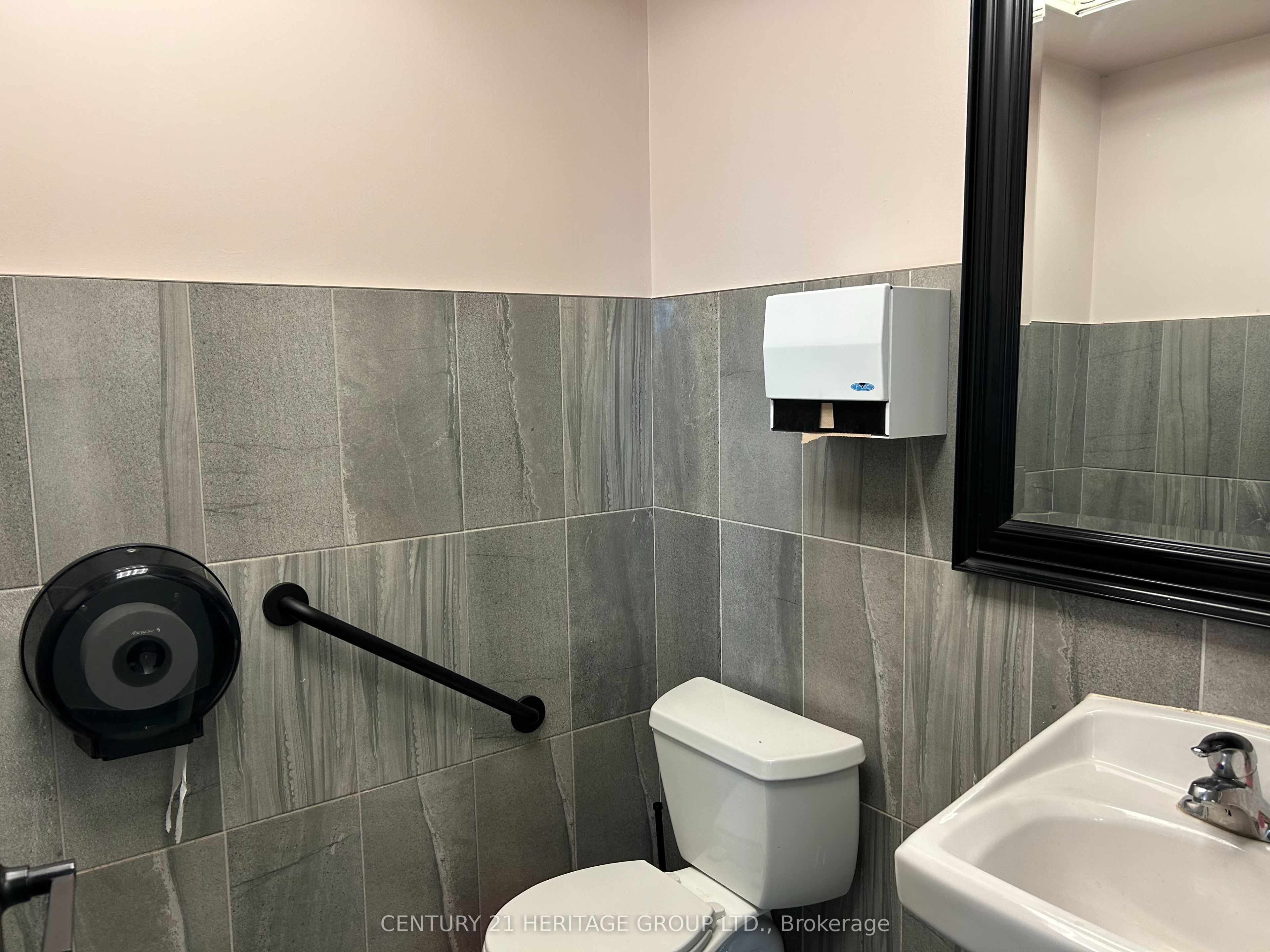 10520 Yonge Street Property Photo 10
