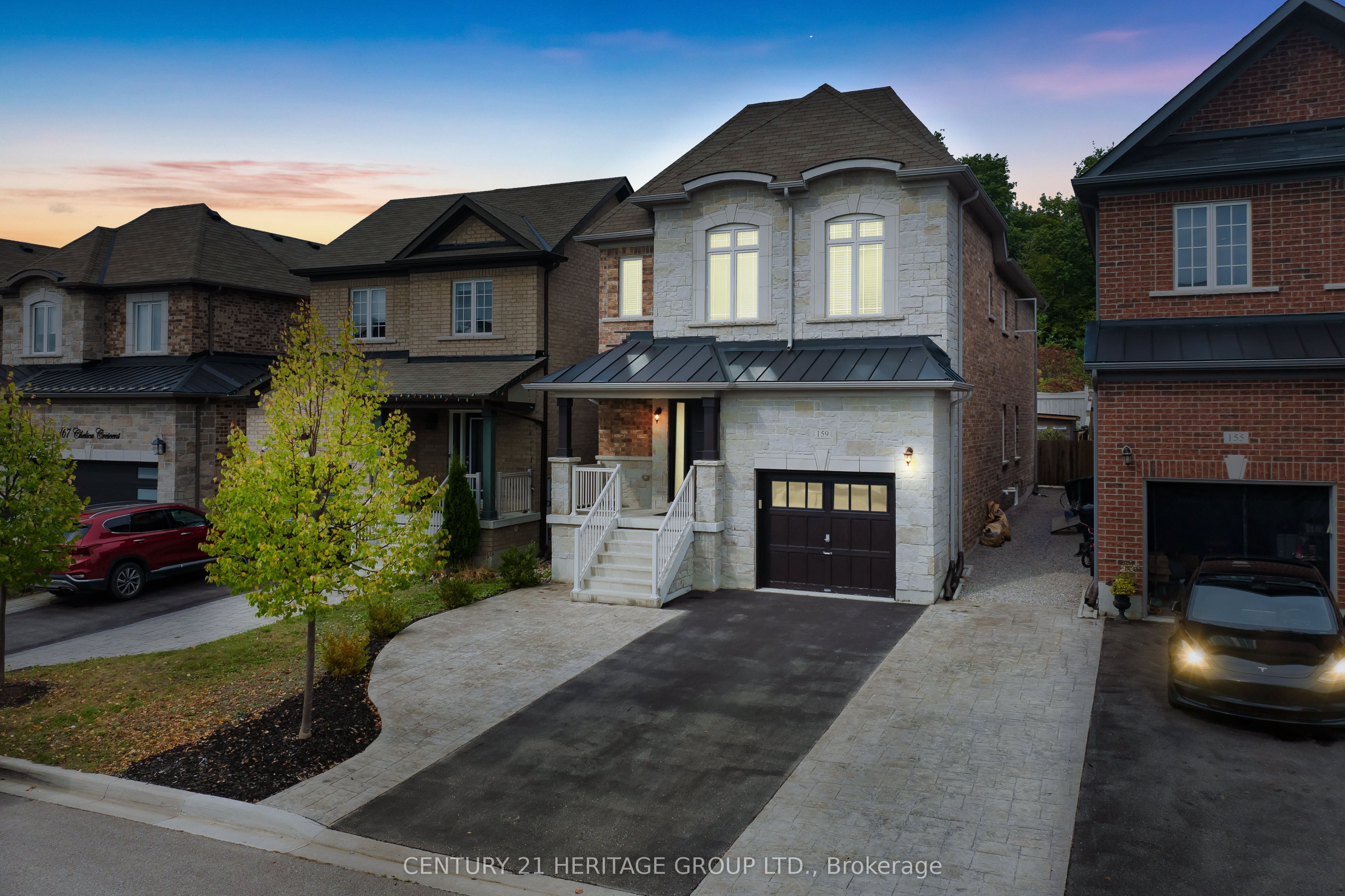 159 Chelsea Crescent Property Photo