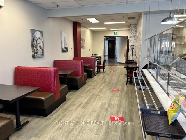 #104 - 80 Tiverton Court Property Photo 6