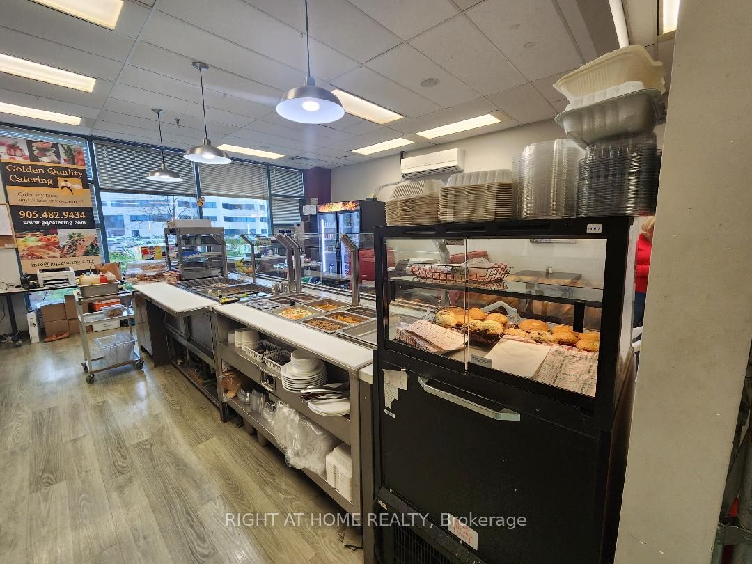 #104 - 80 Tiverton Court Property Photo 21