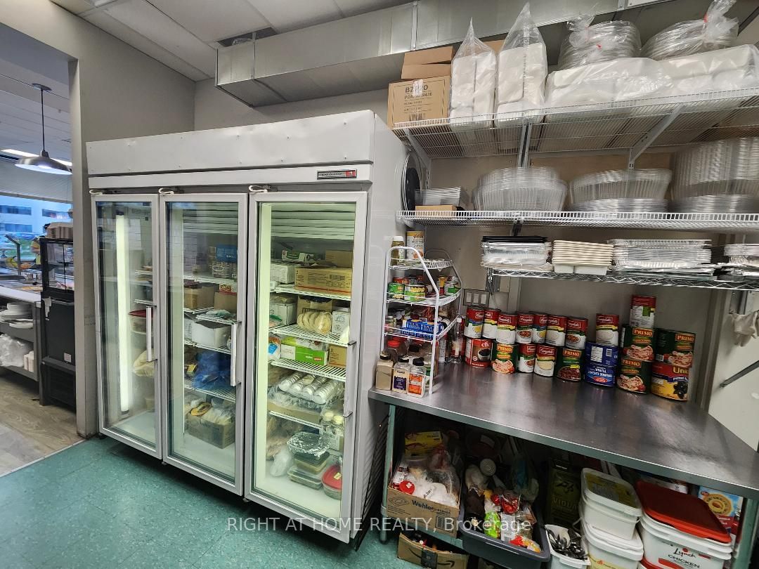 #104 - 80 Tiverton Court Property Photo 22