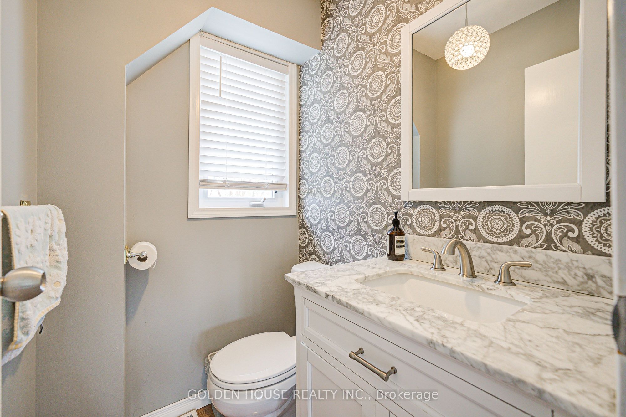 53 West Park Heights Property Photo 8