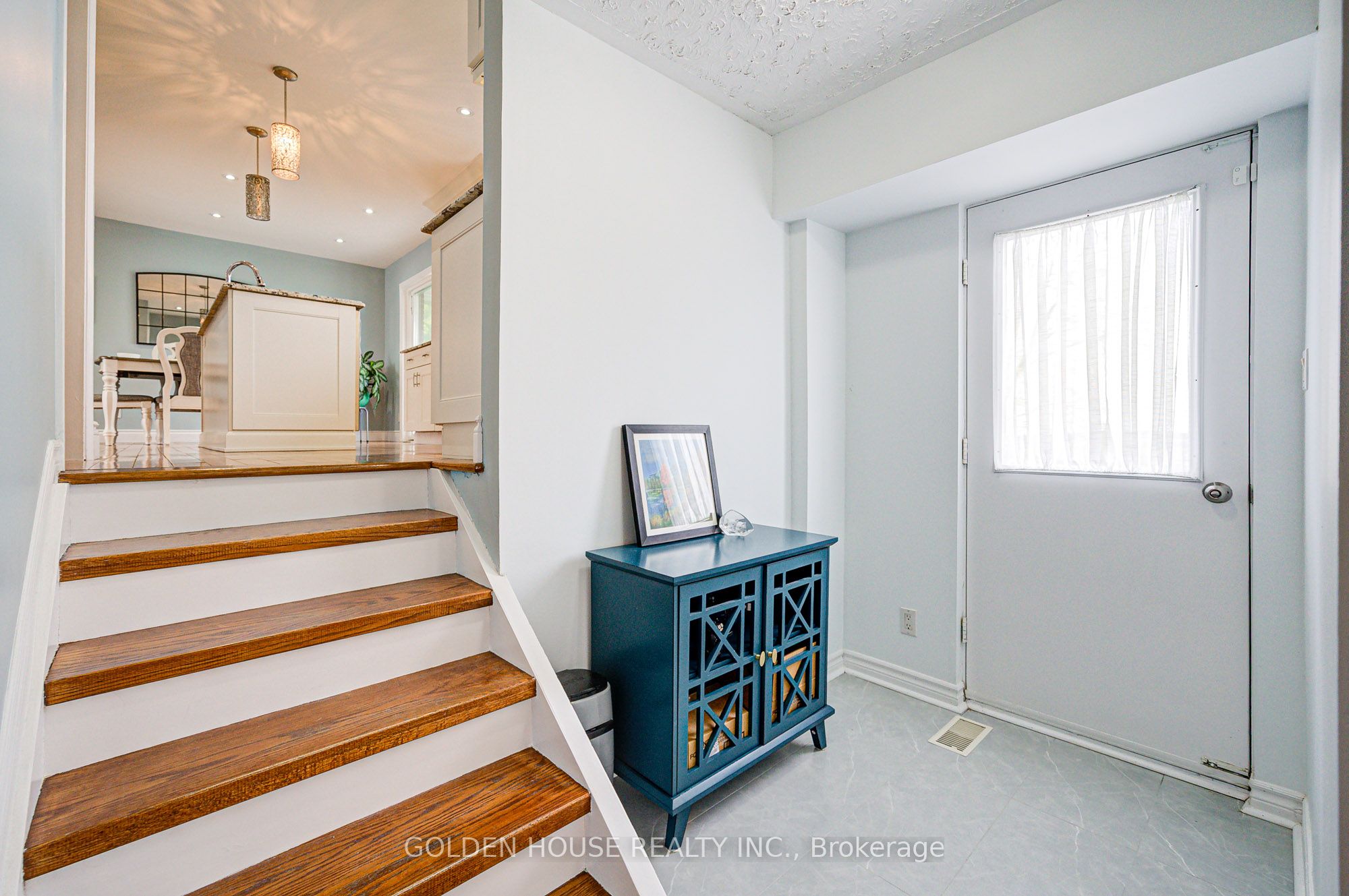 53 West Park Heights Property Photo 9