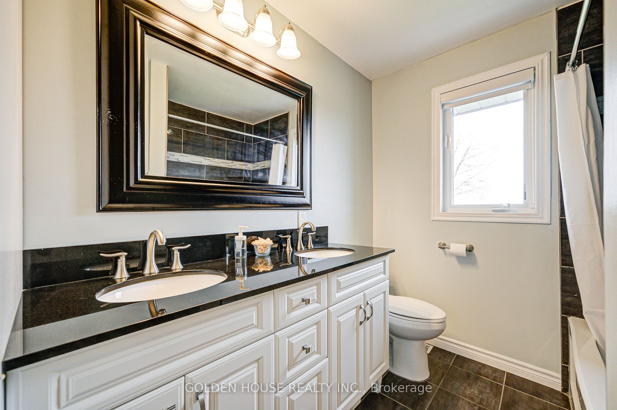 53 West Park Heights Property Photo 22