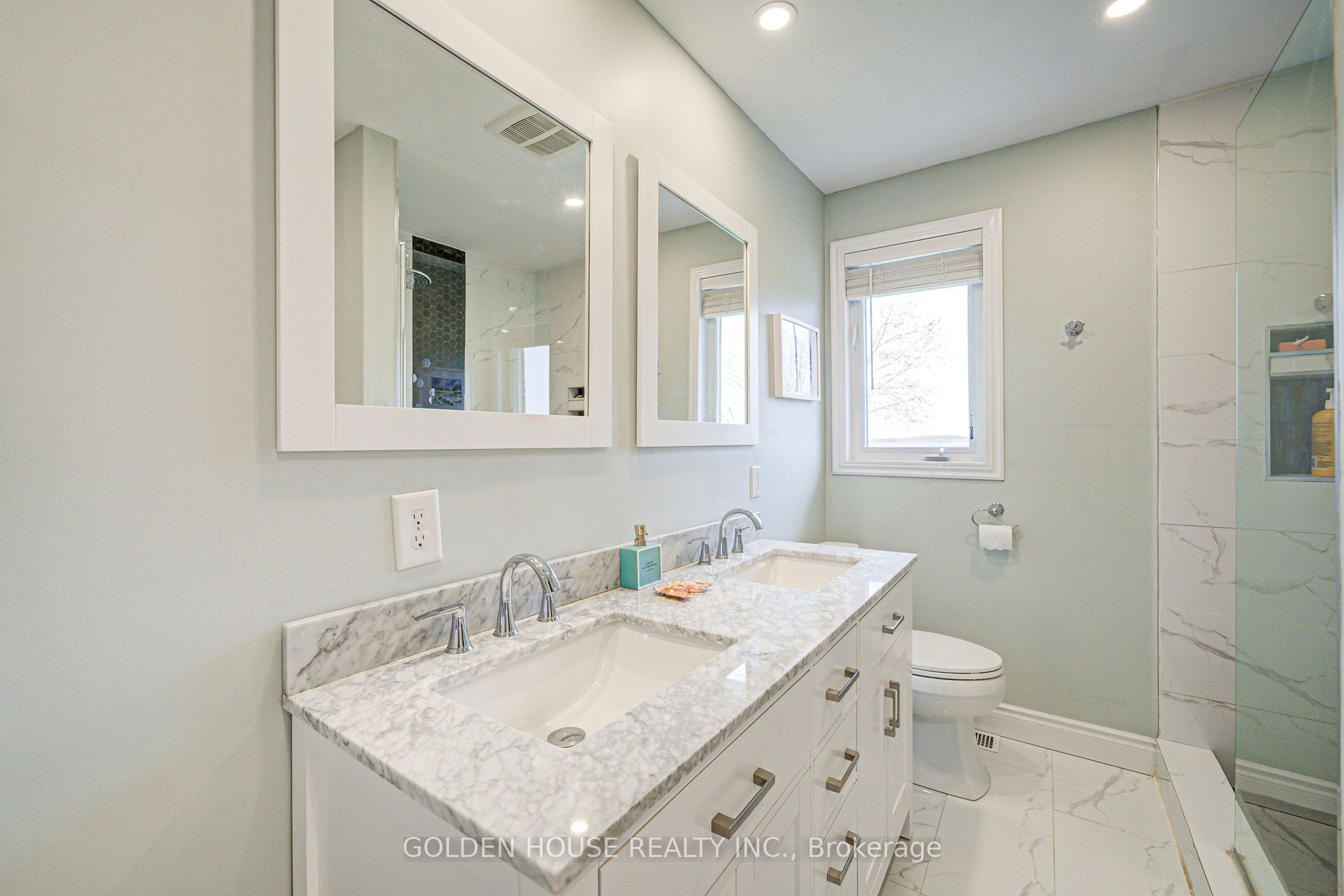 53 West Park Heights Property Photo 23