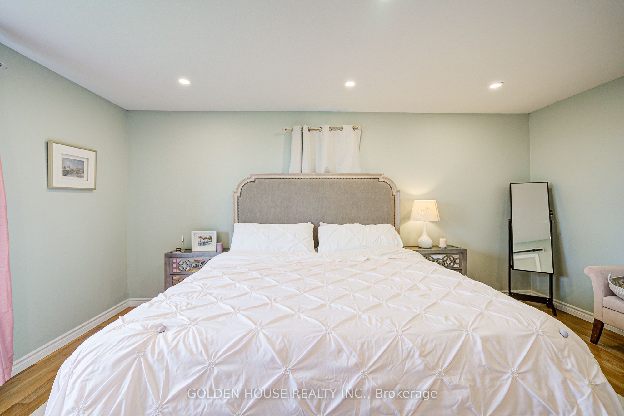 53 West Park Heights Property Photo 24