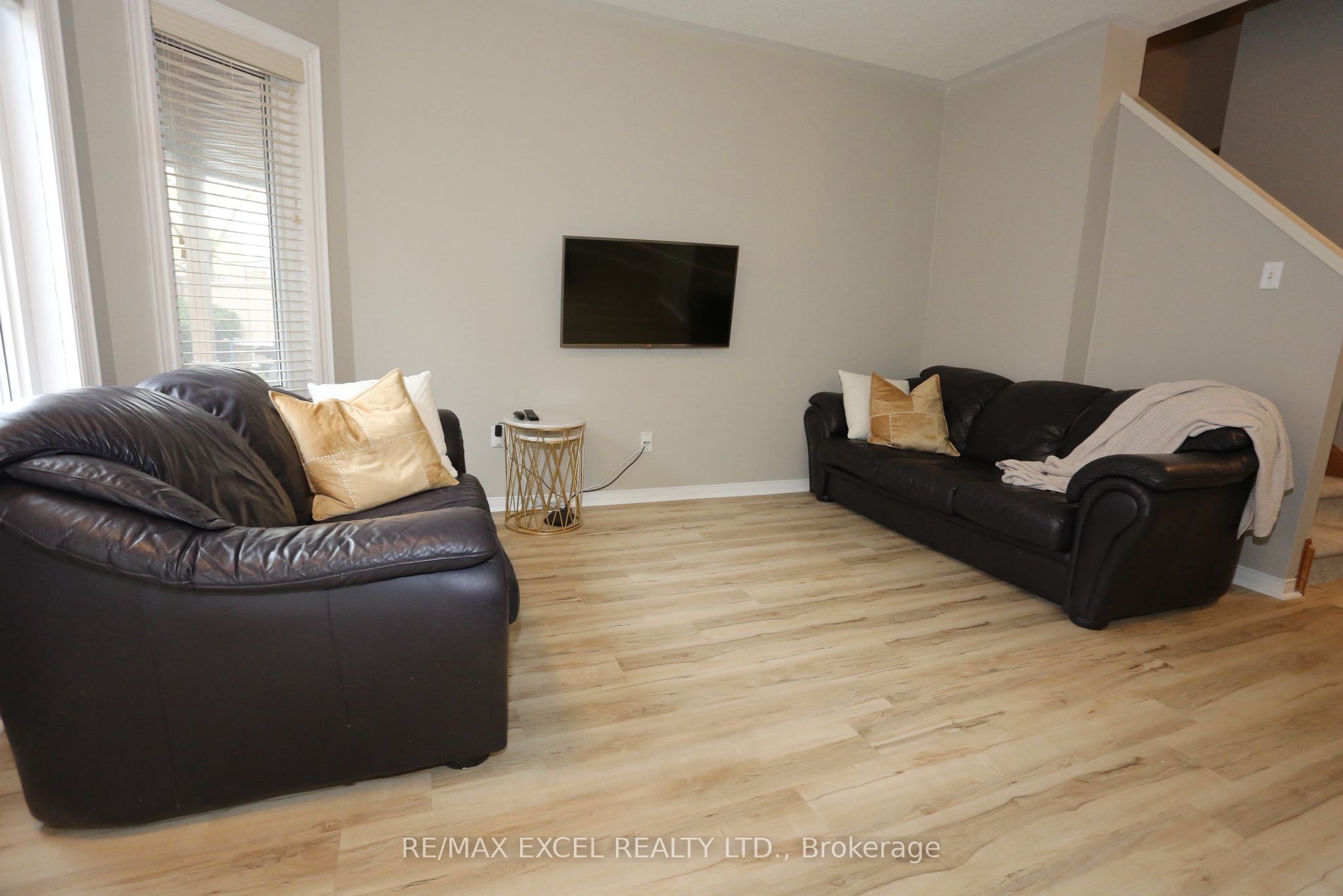 735 New Westminster Drive 37 Property Photo 4