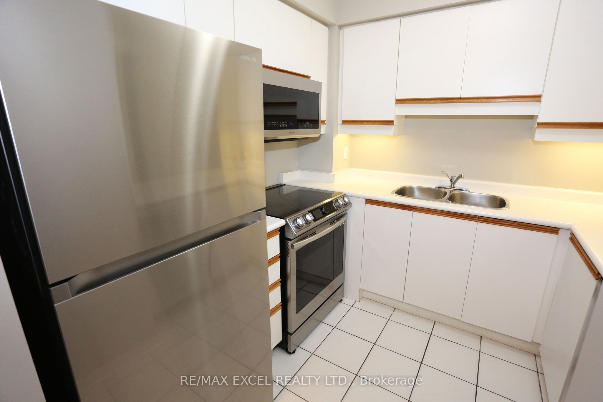 735 New Westminster Drive 37 Property Photo 5