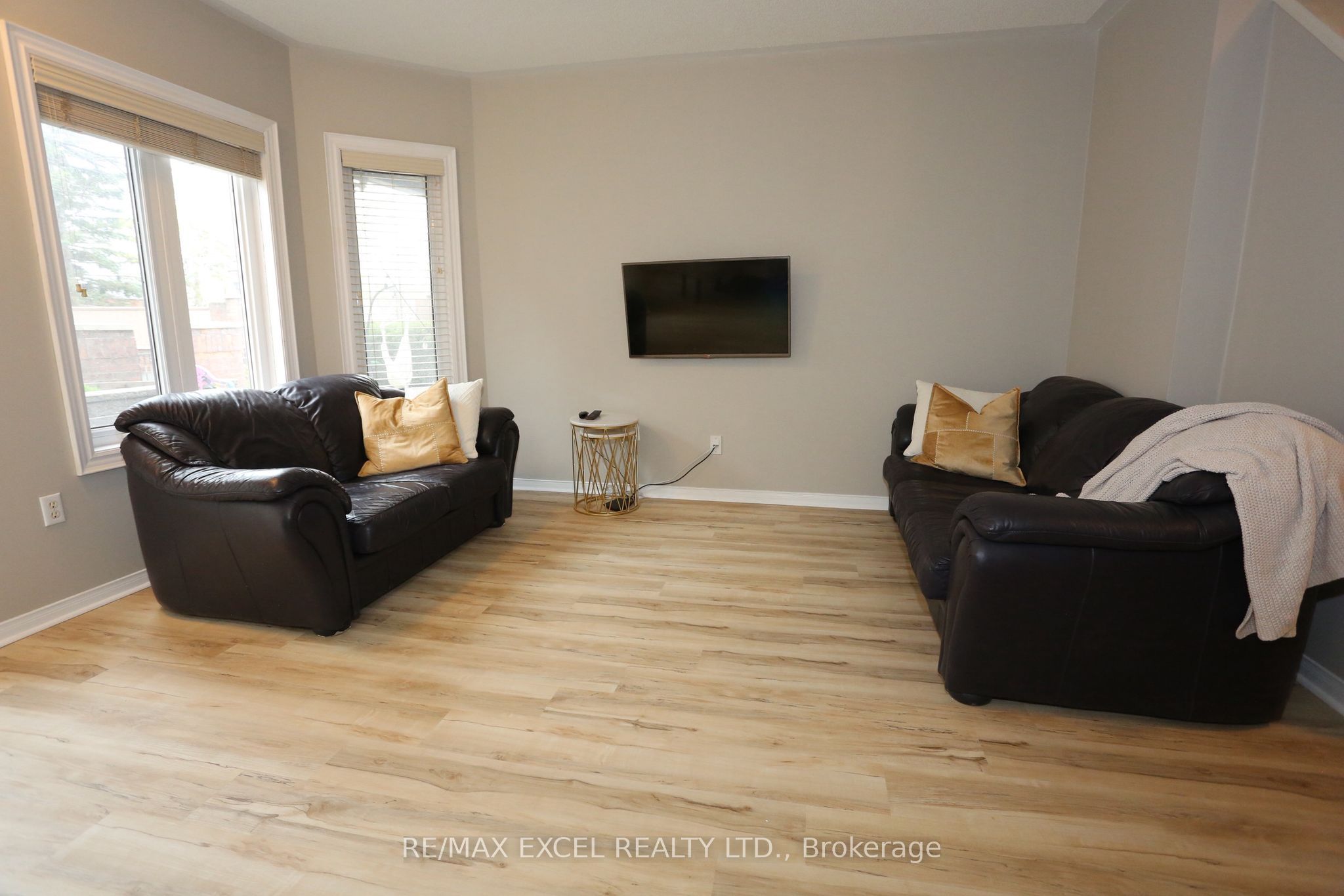 735 New Westminster Drive 37 Property Photo 6