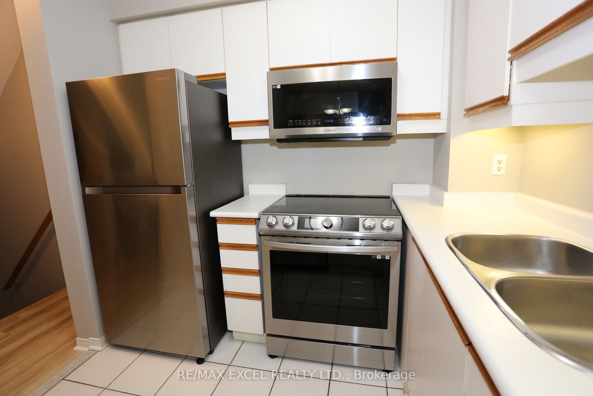 735 New Westminster Drive 37 Property Photo 7