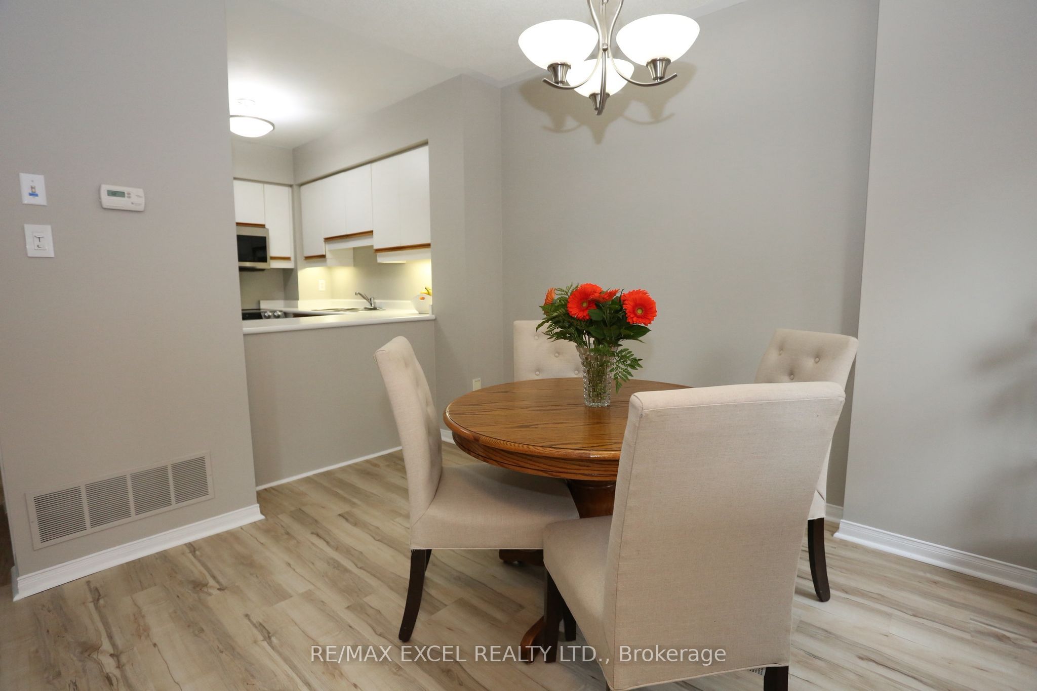 735 New Westminster Drive 37 Property Photo 10