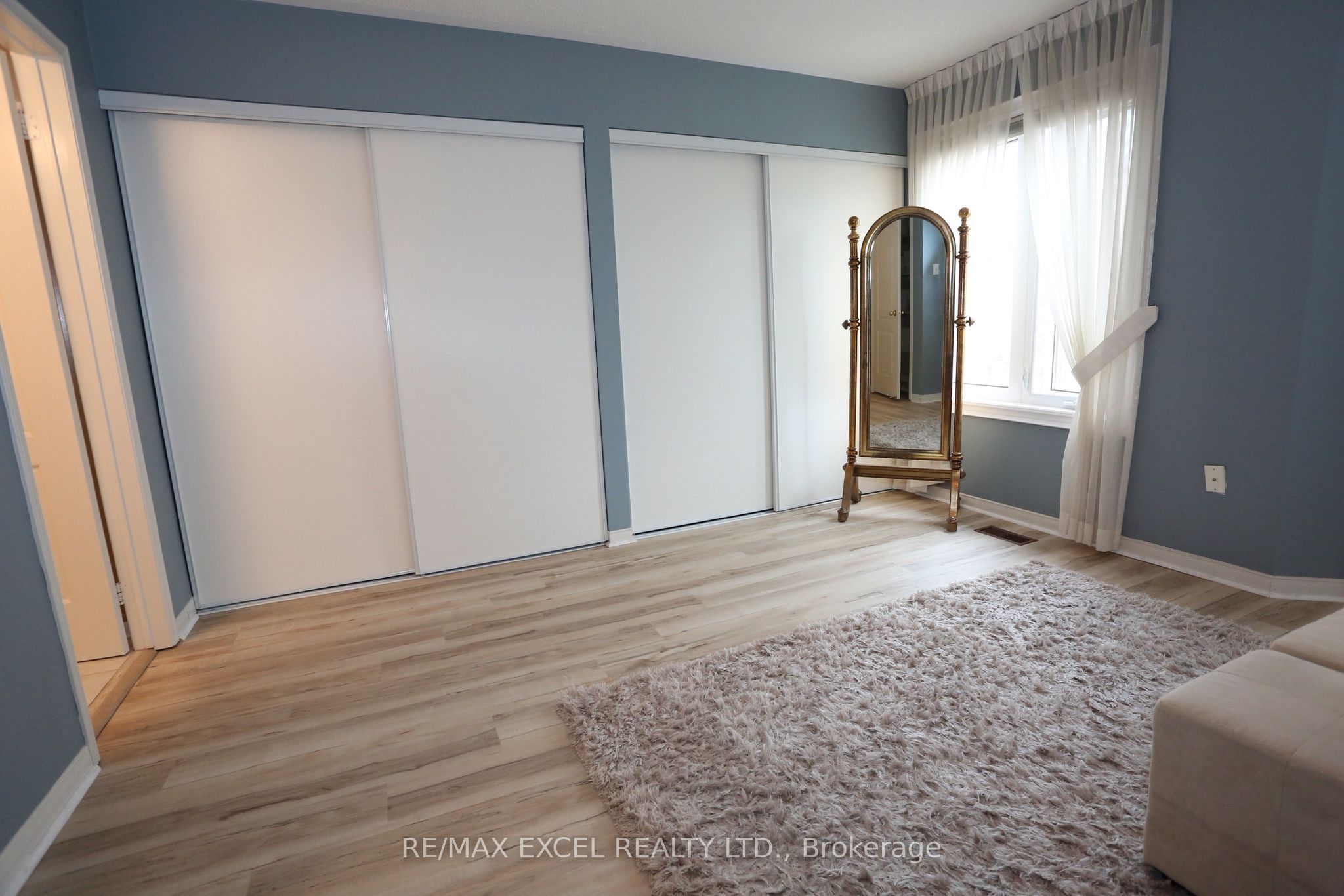 735 New Westminster Drive 37 Property Photo 12
