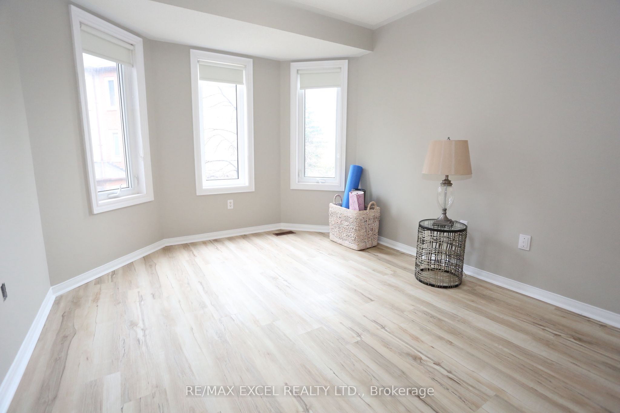735 New Westminster Drive 37 Property Photo 14