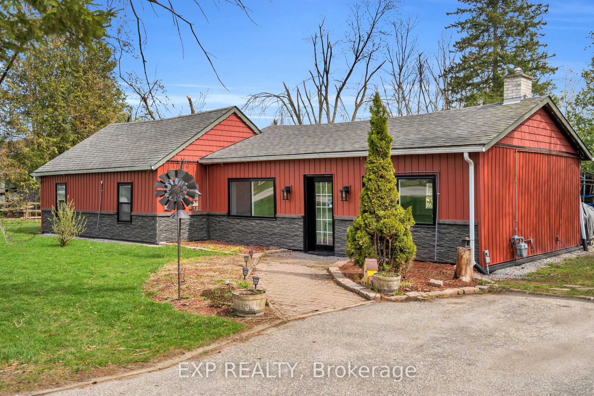 409 Centre Street Property Photo