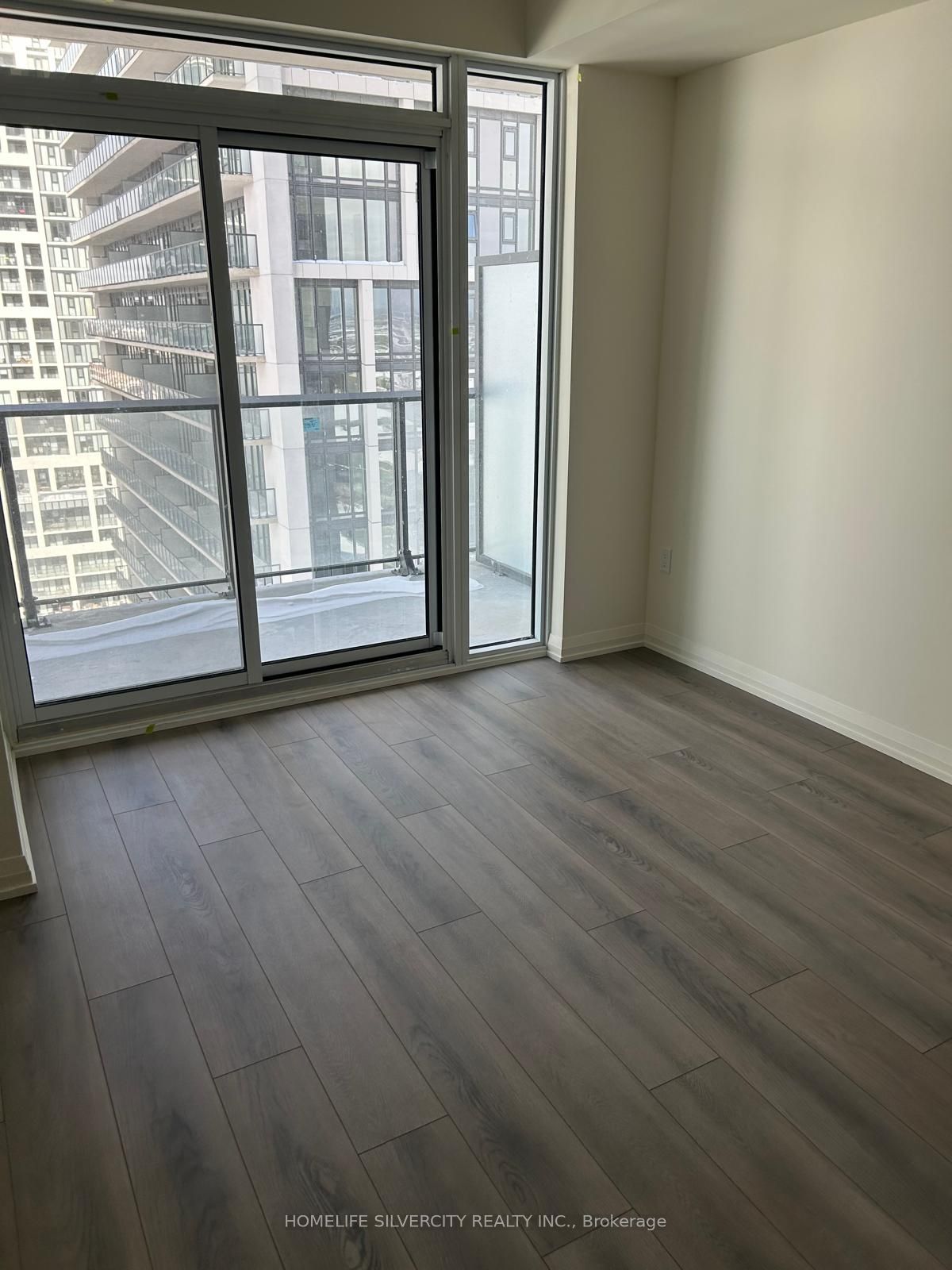 #1517 - 8960 Jane Street Property Photo 6