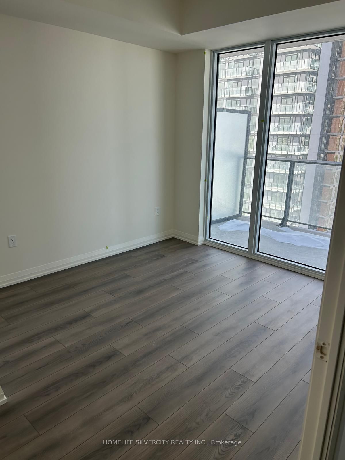 #1517 - 8960 Jane Street Property Photo 7