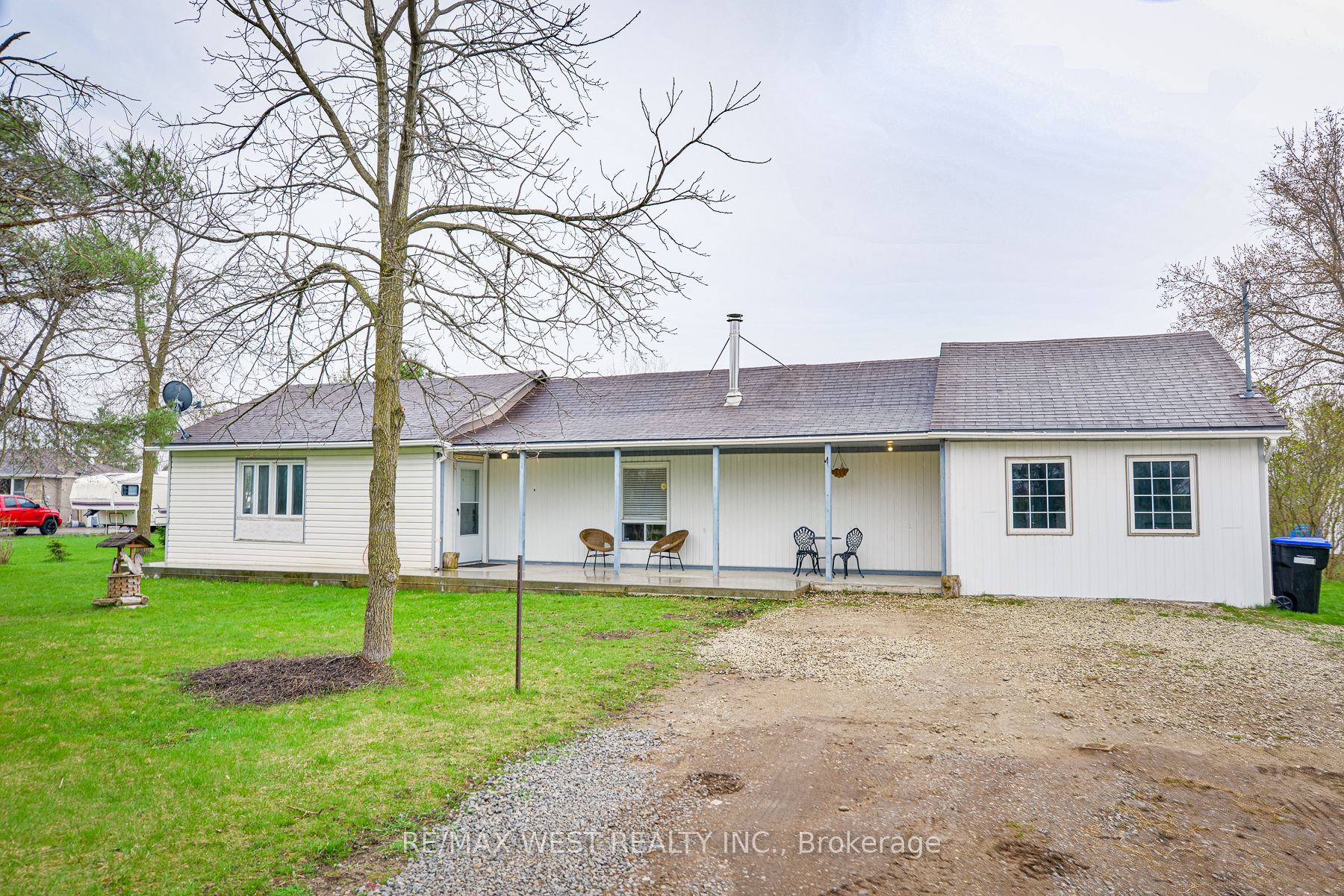 8855 Webster Road Property Photo 1