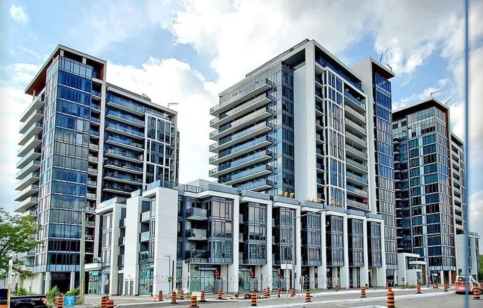#203 - 9618 Yonge Street Property Photo 1