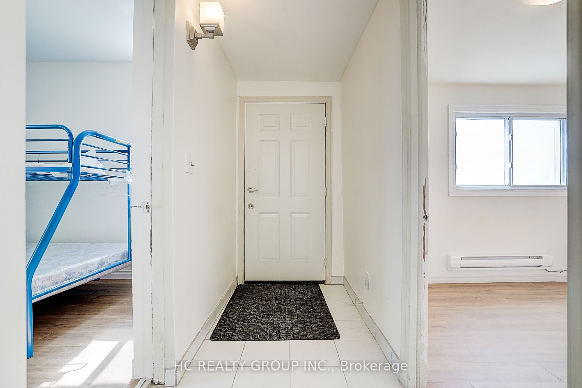 22334 Woodbine Ave Property Photo 10