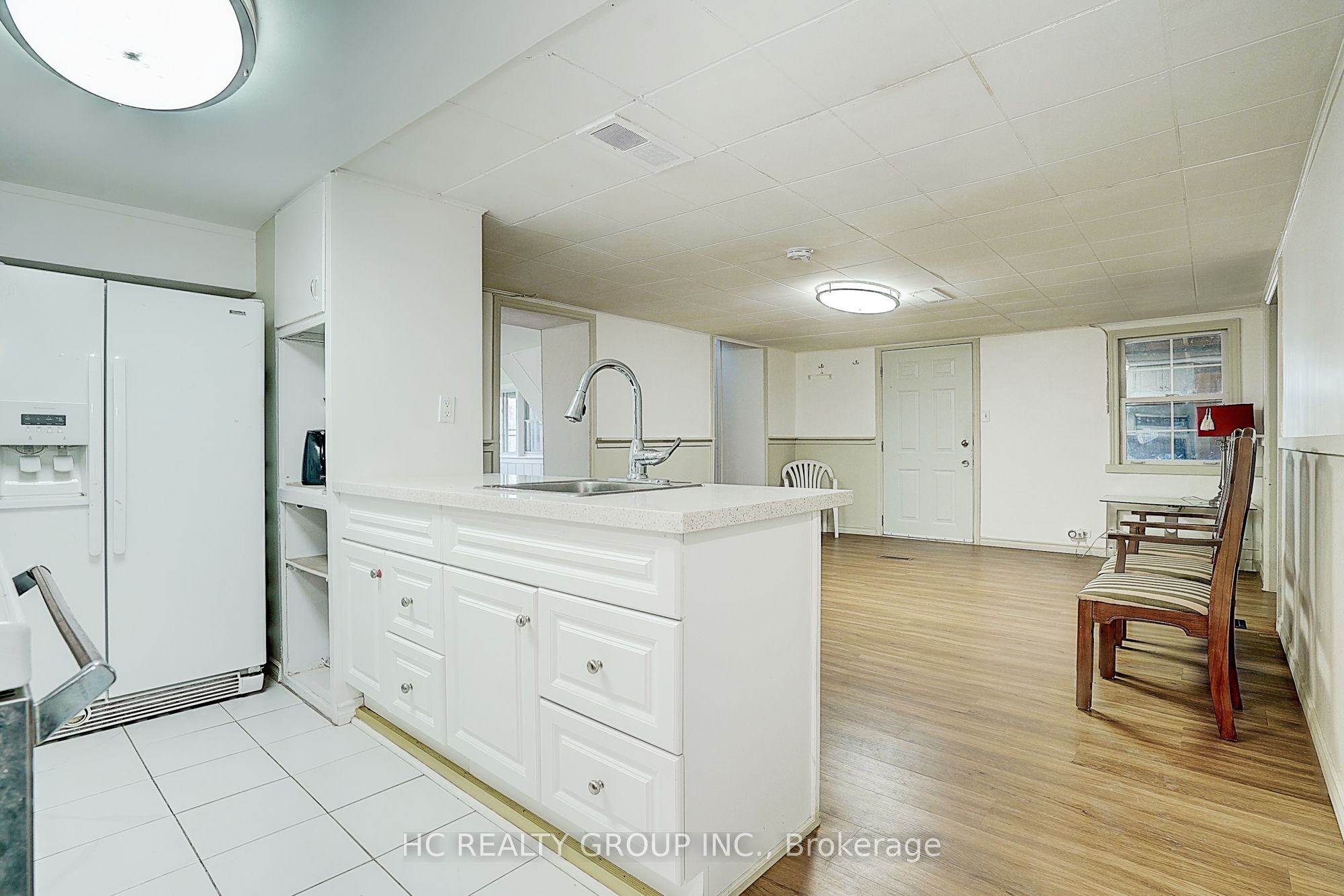 22334 Woodbine Ave Property Photo 11