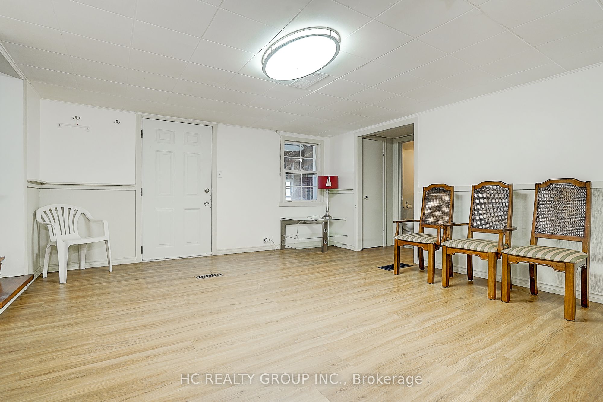 22334 Woodbine Ave Property Photo 15