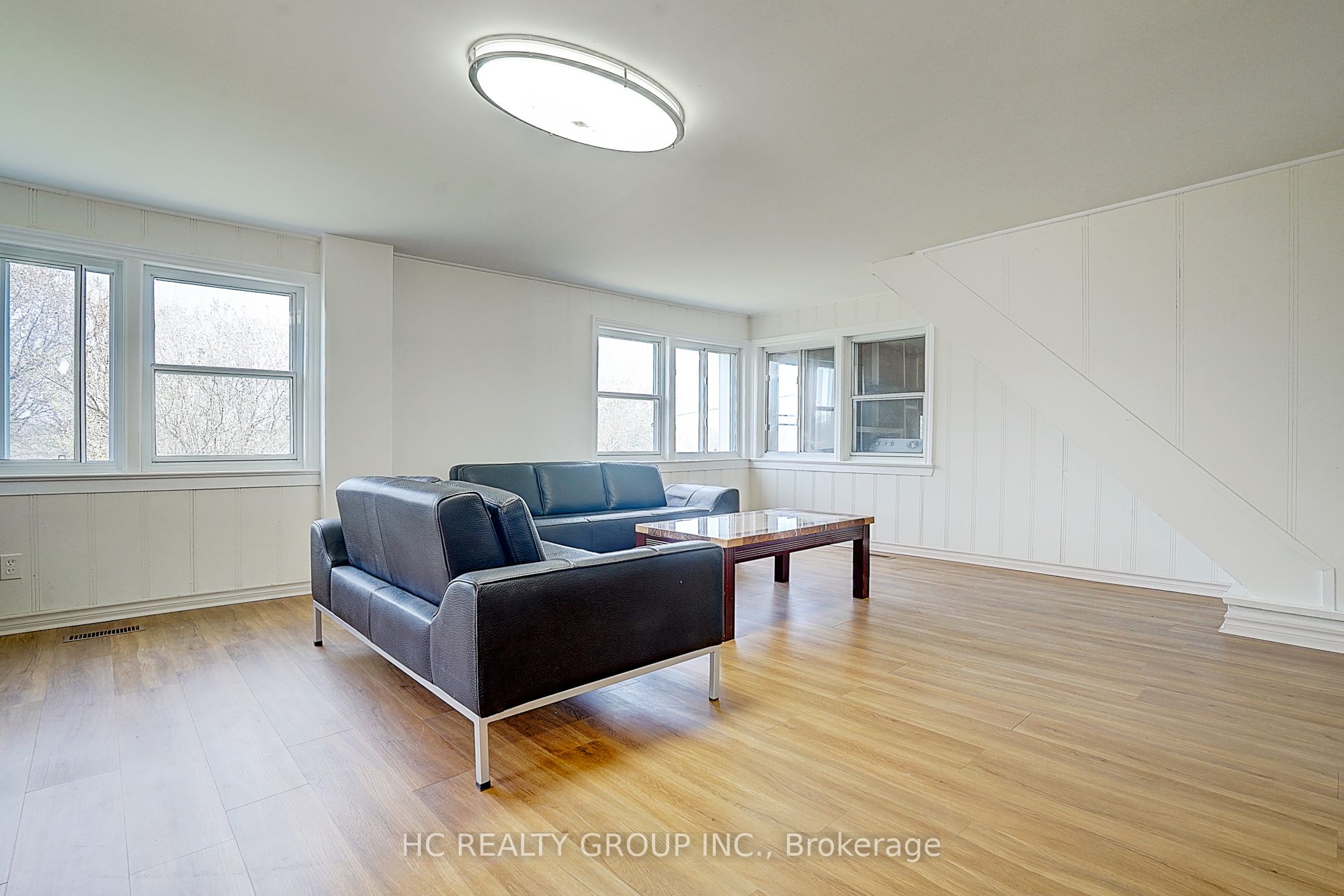 22334 Woodbine Ave Property Photo 17