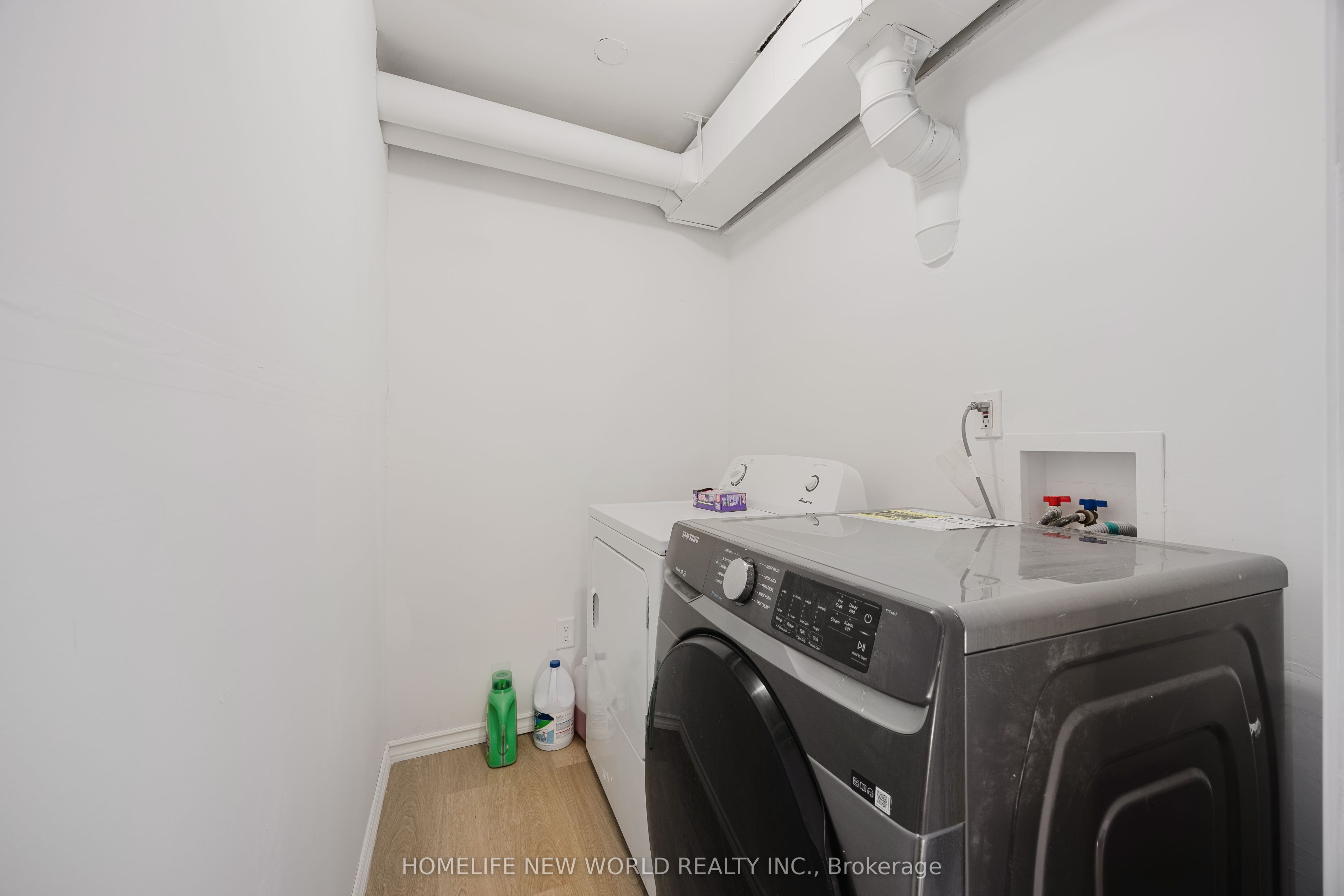 8&12 Mac Avenue Property Photo 22