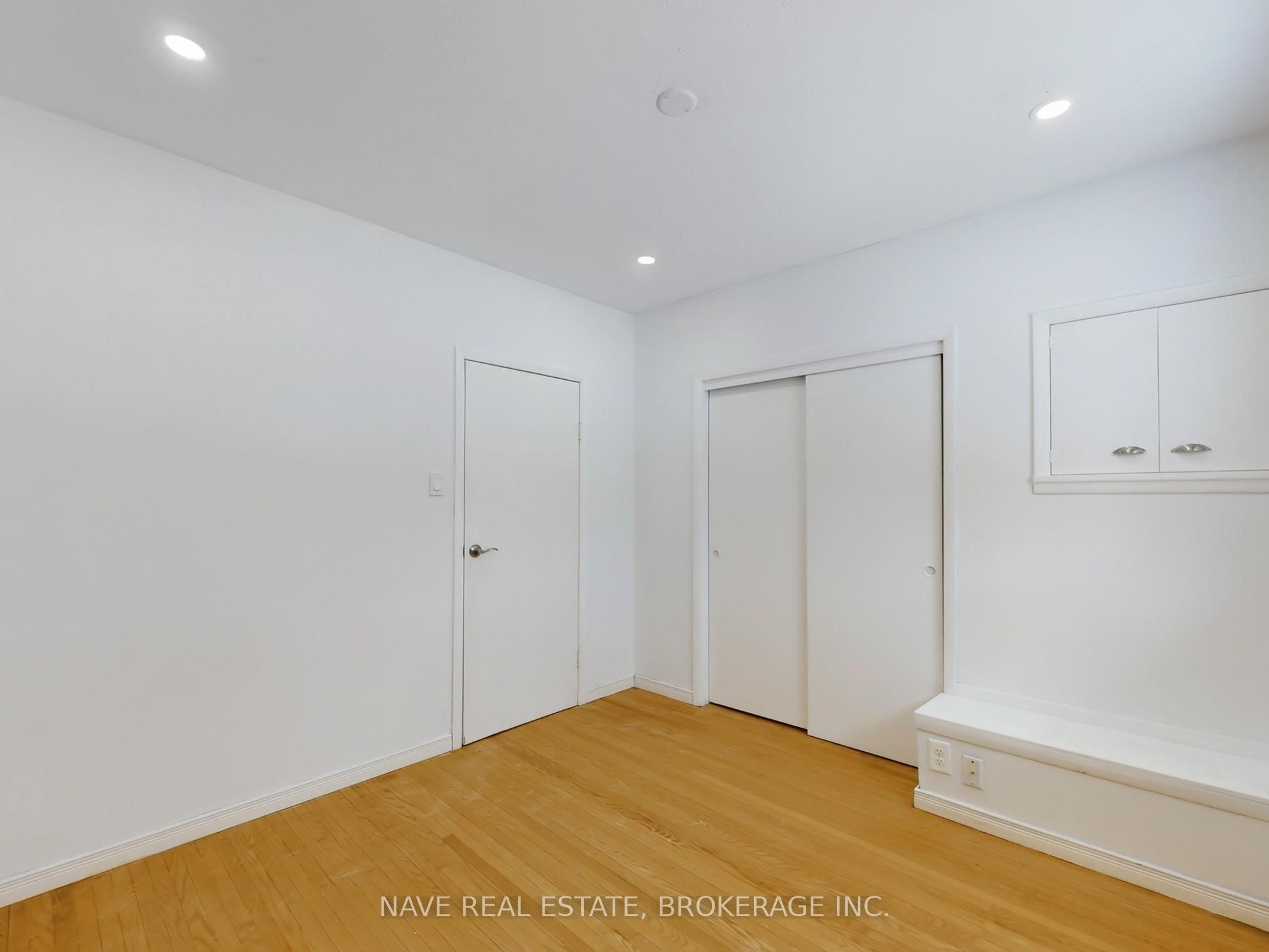 20015 Bathurst Street Property Photo 13