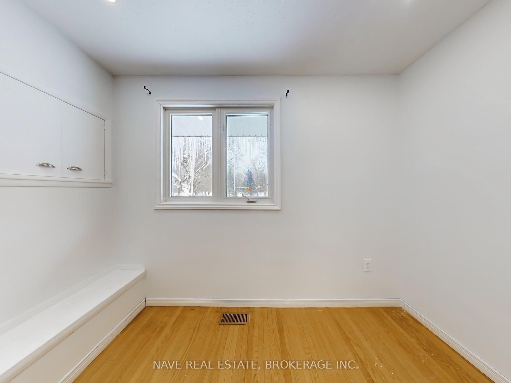20015 Bathurst Street Property Photo 15