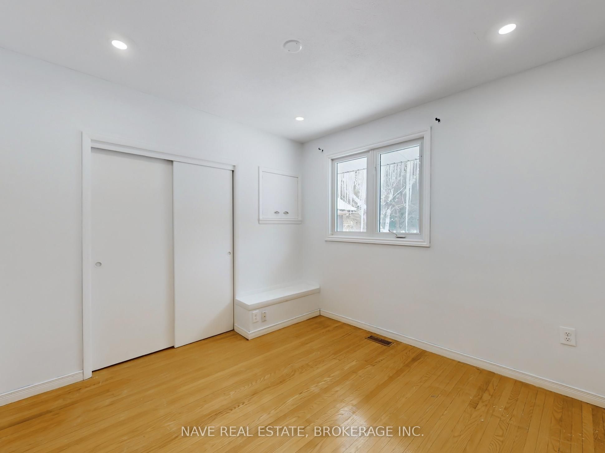 20015 Bathurst Street Property Photo 21