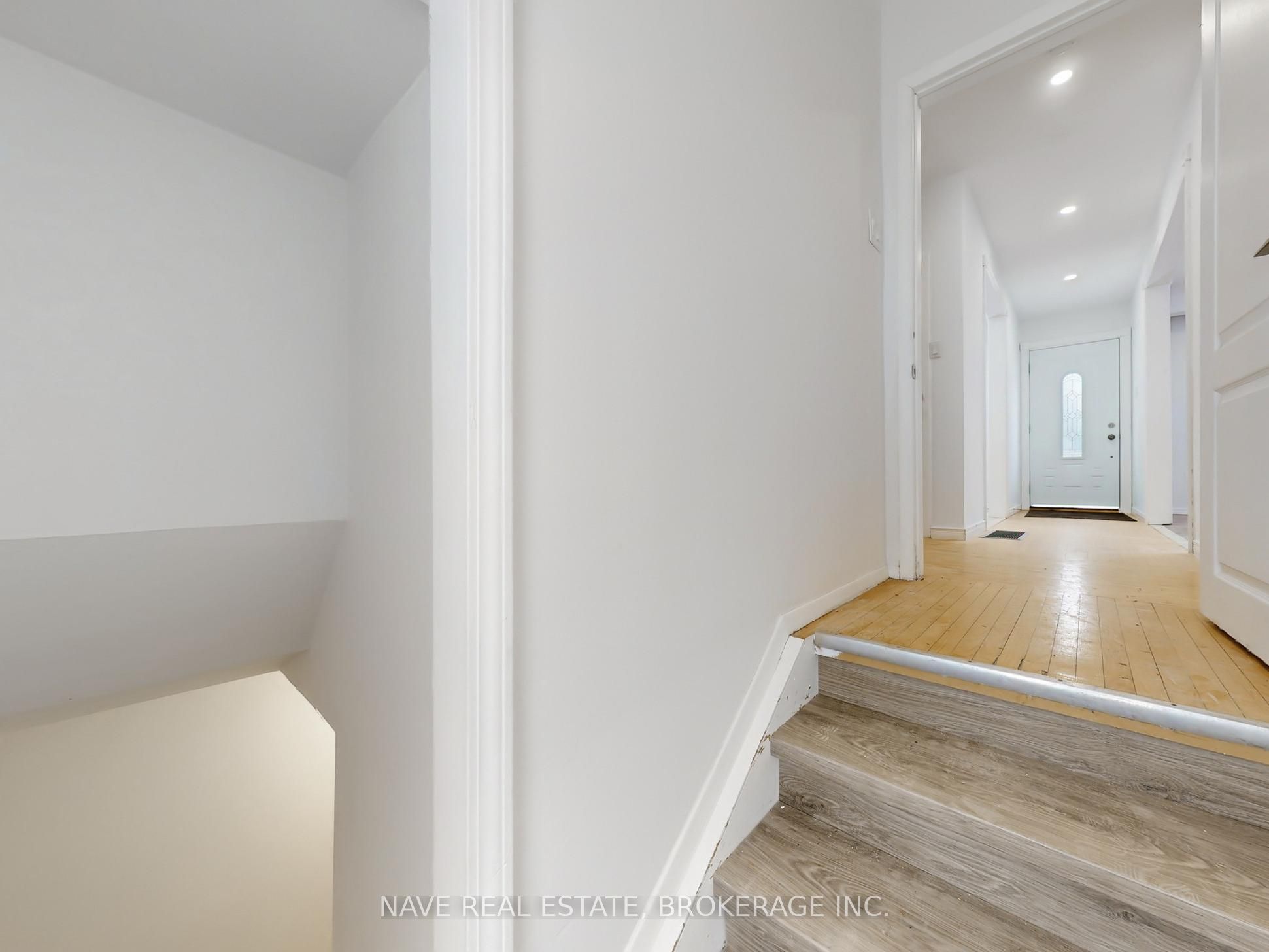 20015 Bathurst Street Property Photo 22